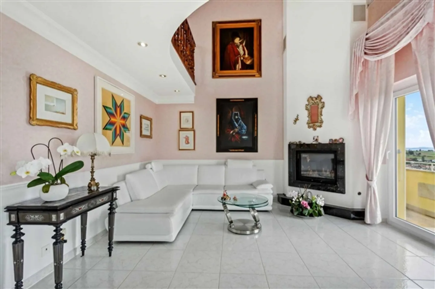 Villa familiare con vista unica sul lago di Neuchâtel e sulle Alpi - Foto 4 di 13