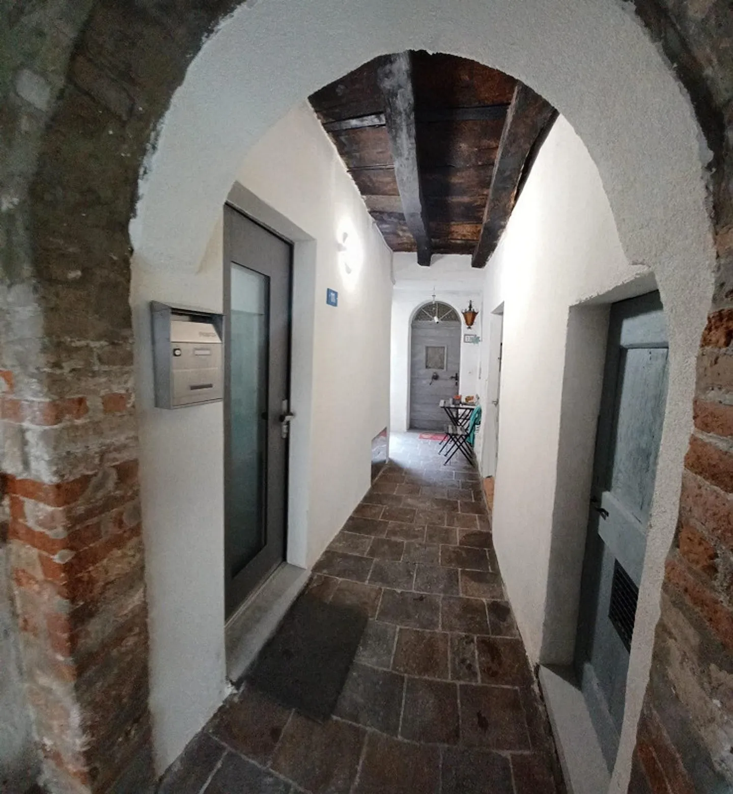 WUNDERSCHÖNES KERNHAUS 3.5 VOLLSTÄNDIG RENOVIERT - Foto 13 von 13