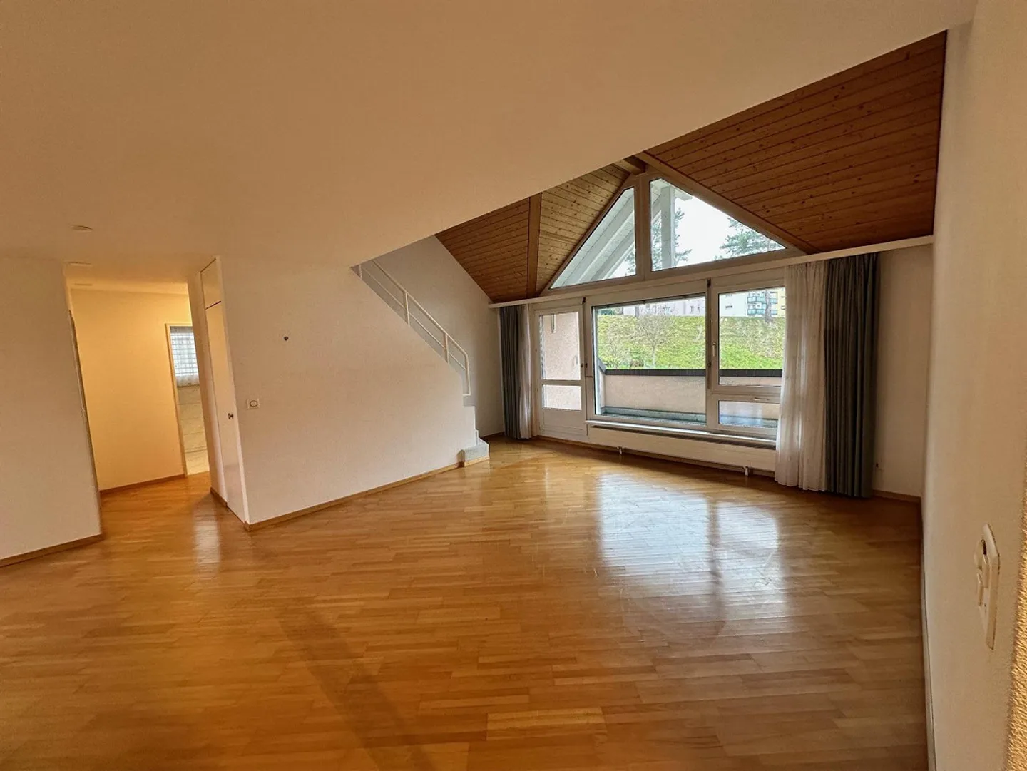 6.5-room penthouse apartment - Photo 1 of 8