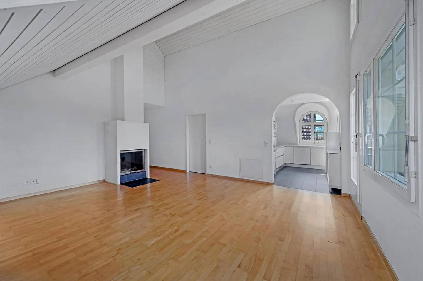 Appartamento mansardato vicino all'ospedale - Foto 3 di 8