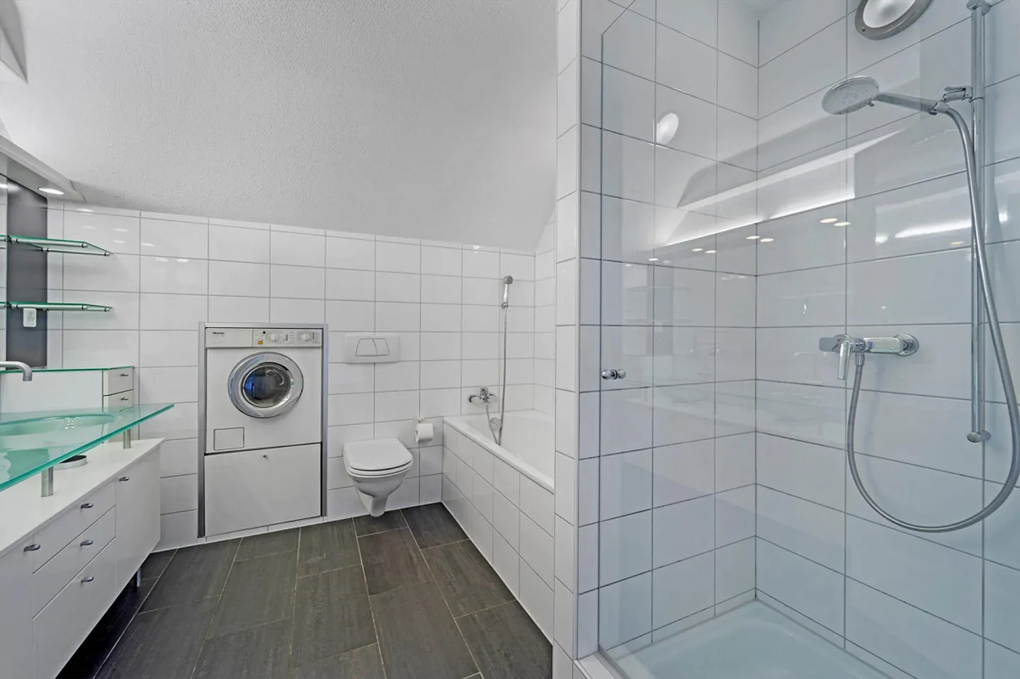 Appartamento mansardato vicino all'ospedale - Foto 7 di 8