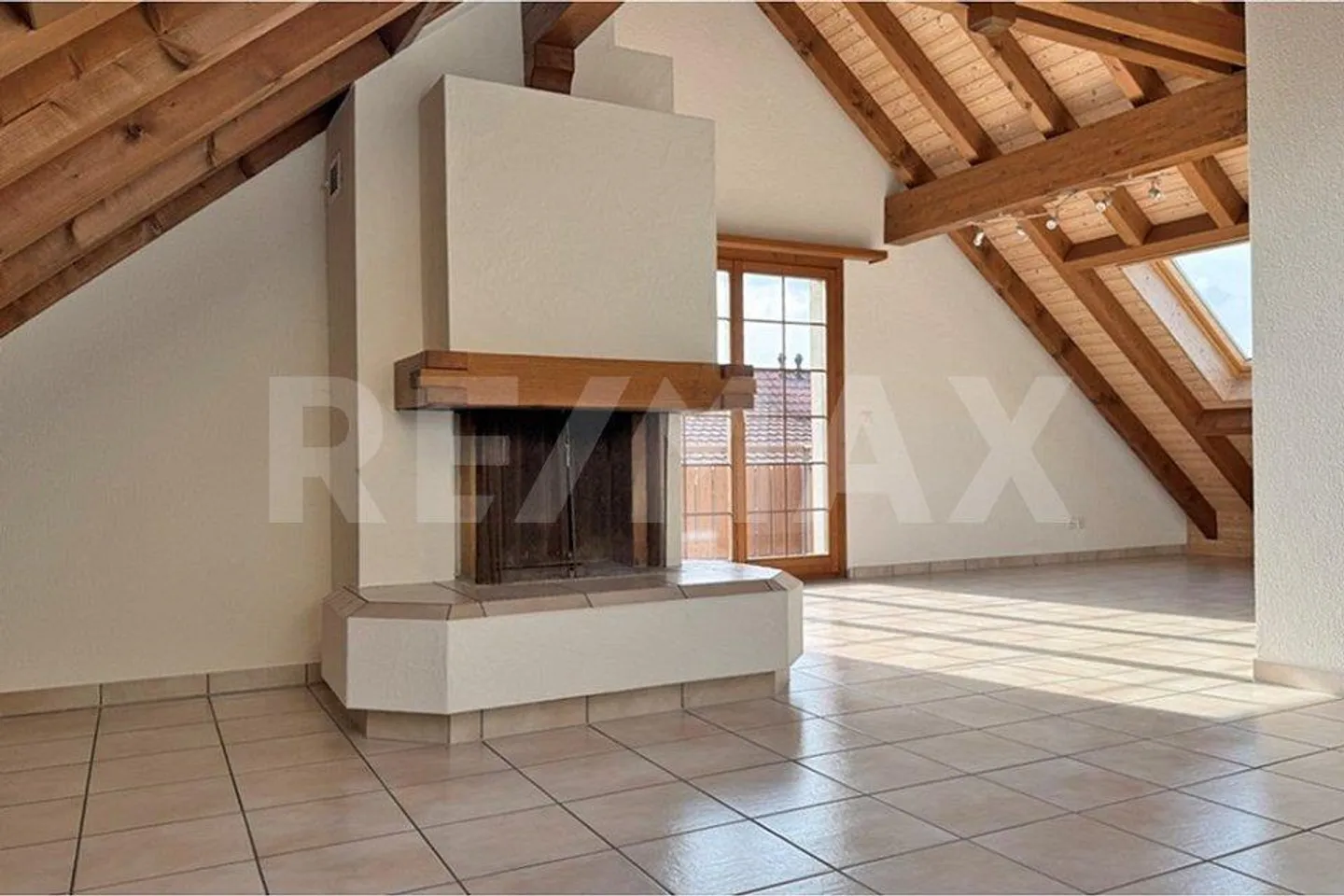 4.5-room attic apartment. This is very convenient. - Photo 3 of 11