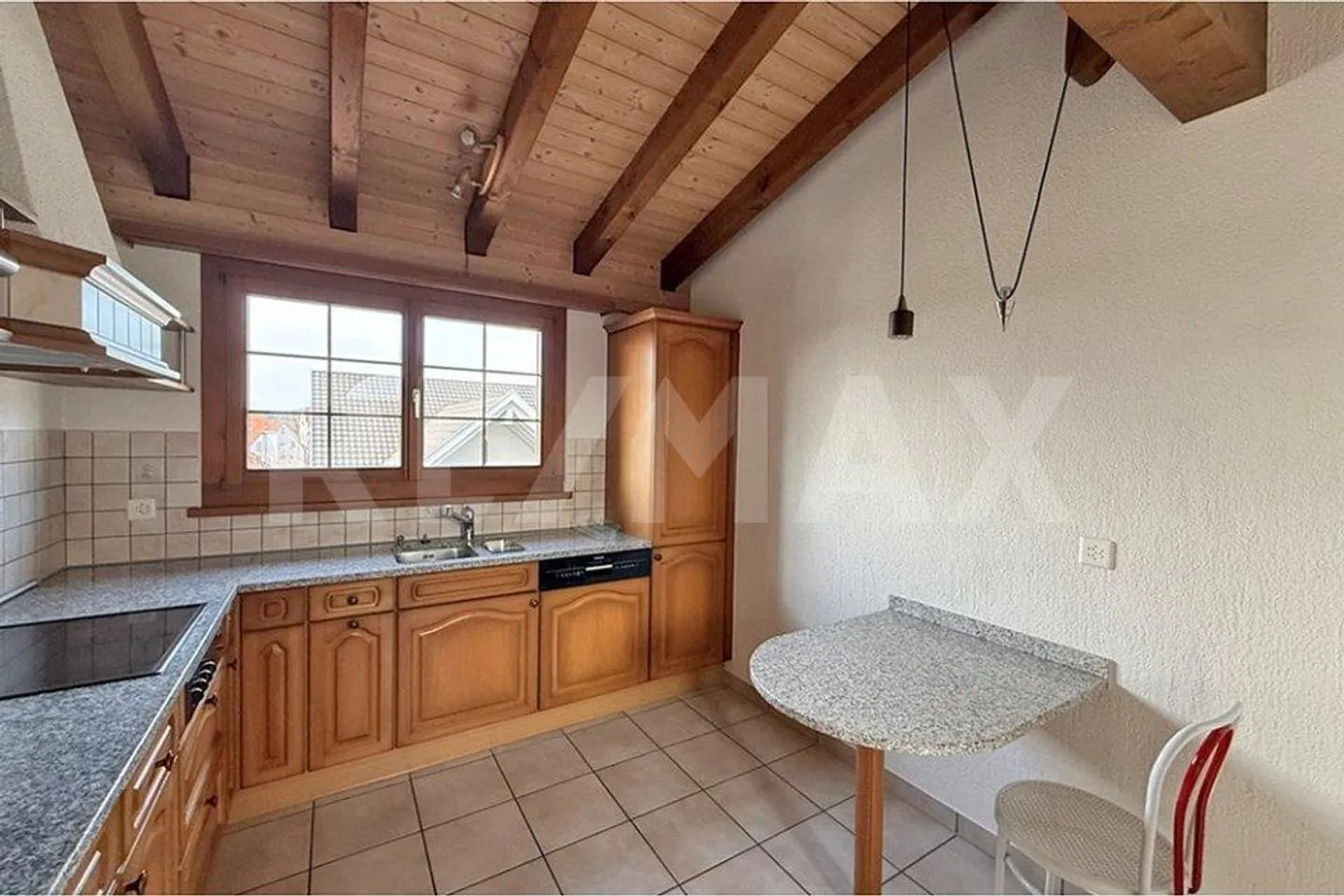 4.5-room attic apartment. This is very convenient. - Photo 8 of 11