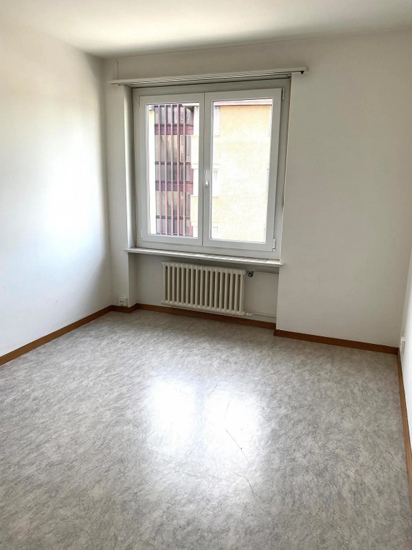 Piccolo studio da affittare come atelier, ufficio, magazzino o laboratorio artigianale - Foto 3 di 5