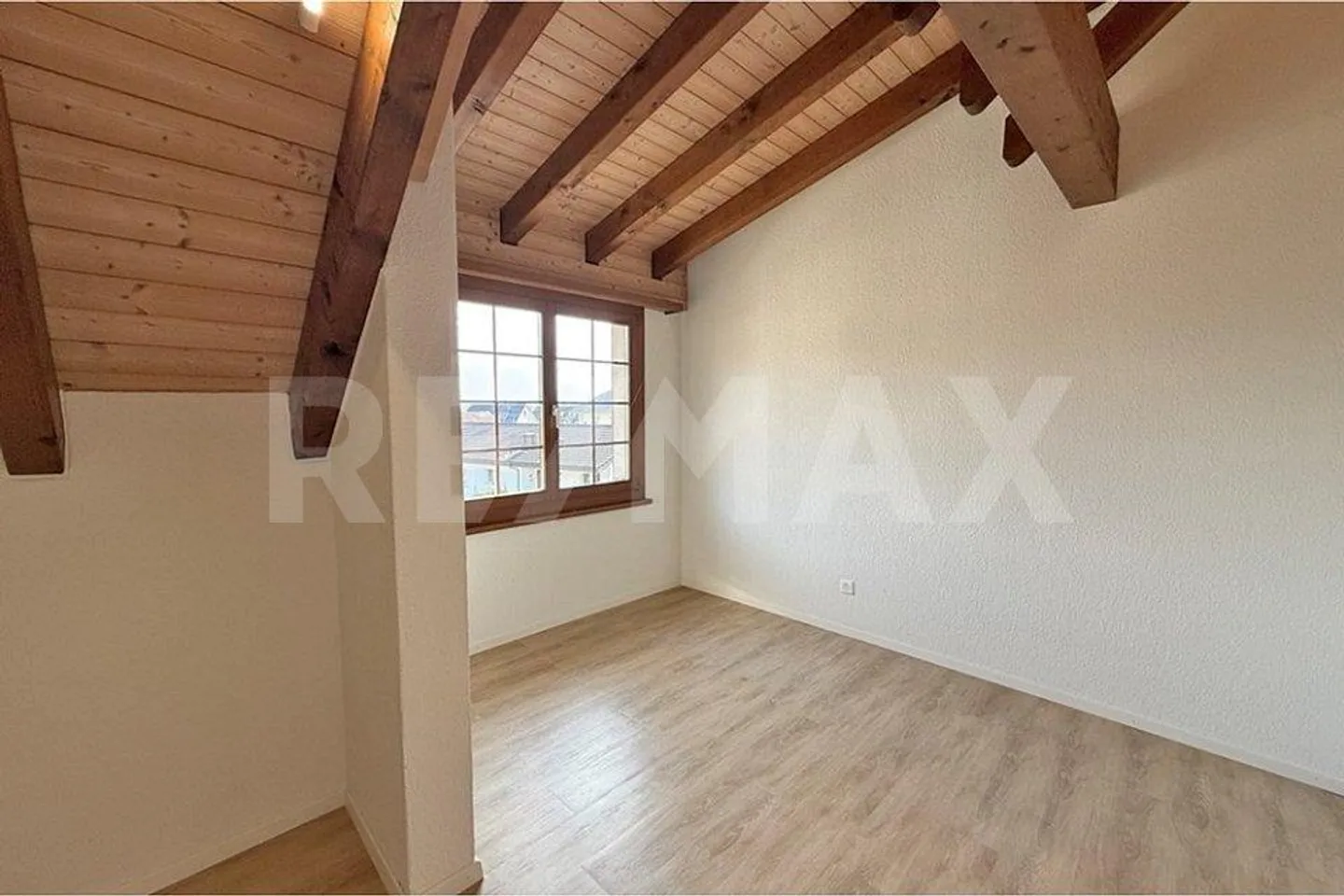 4.5-room attic apartment. This is very convenient. - Photo 10 of 11