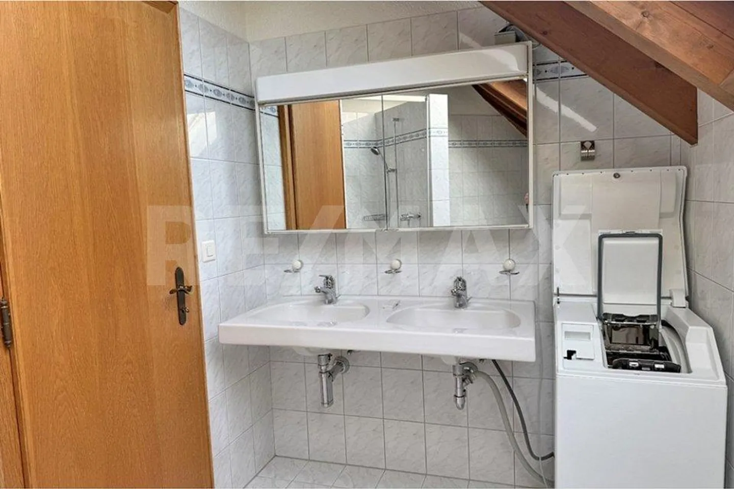 4.5-room attic apartment. This is very convenient. - Photo 9 of 11