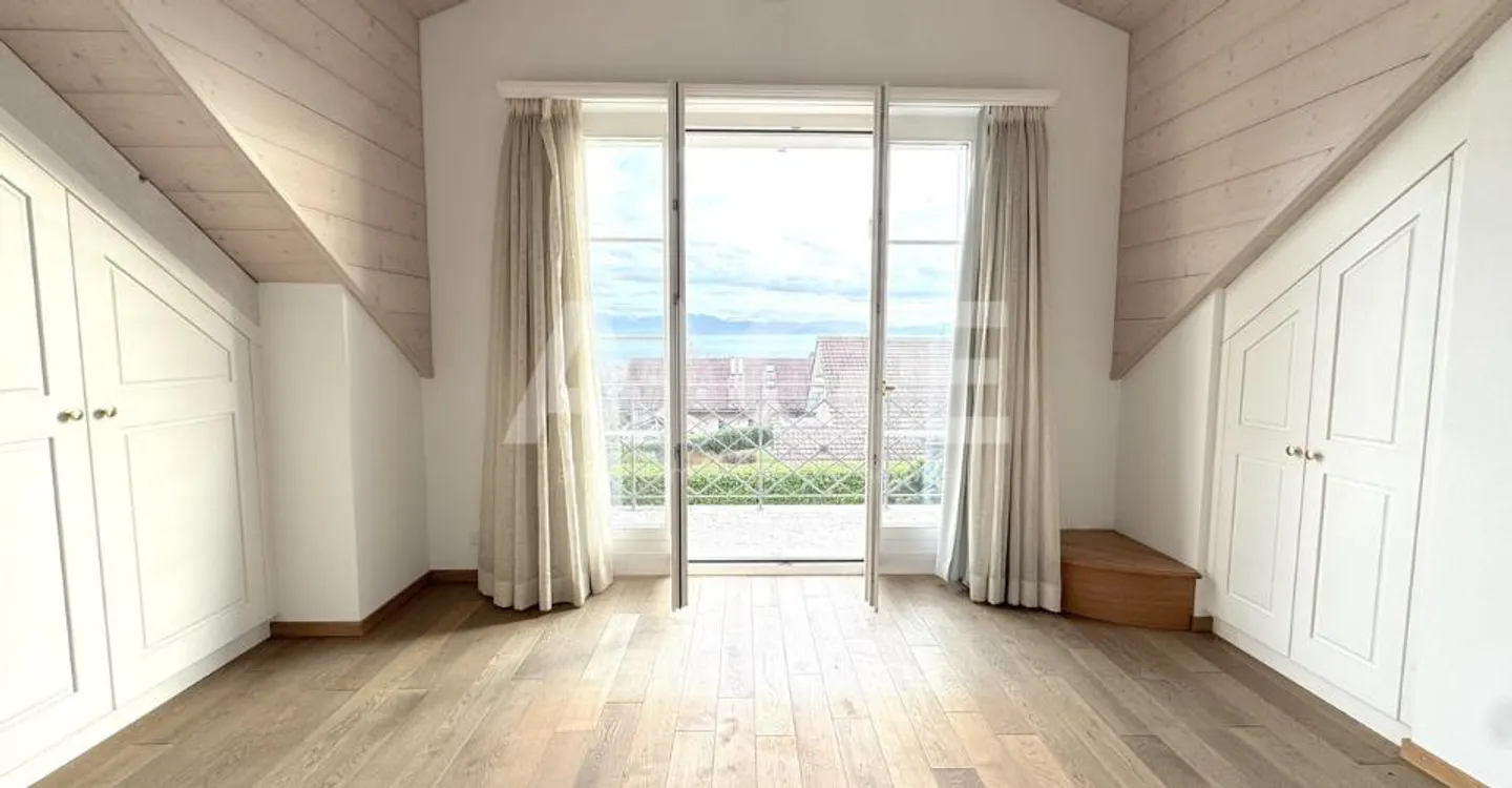Superb villa on a 2,600m2 plot with an 80m2 outbuilding - Photo 7 of 9