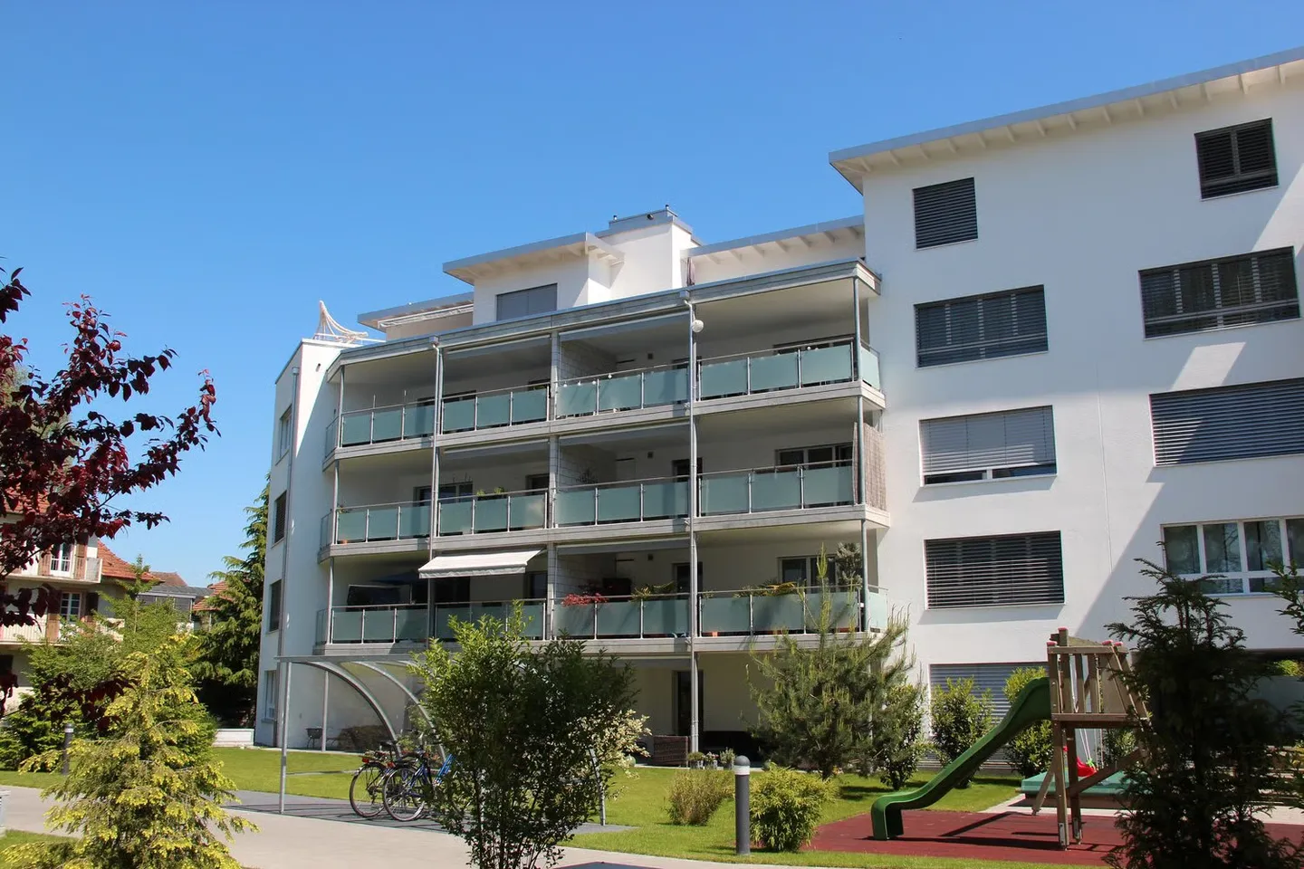 Appartement moderne de 4,5 pièces au centre de Lyss - Photo 1 sur 10