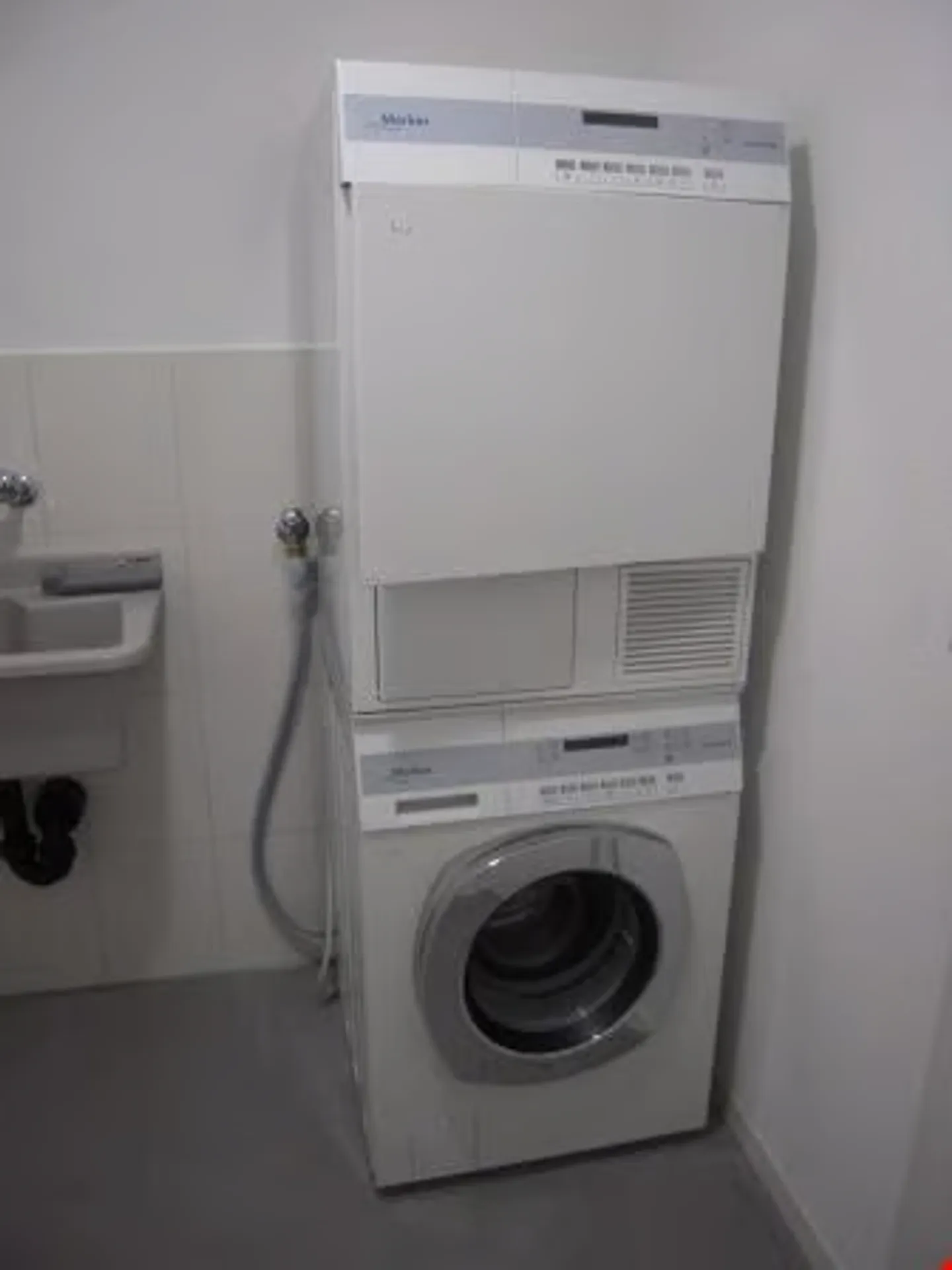 Appartement moderne de 4,5 pièces au centre de Lyss - Photo 4 sur 10