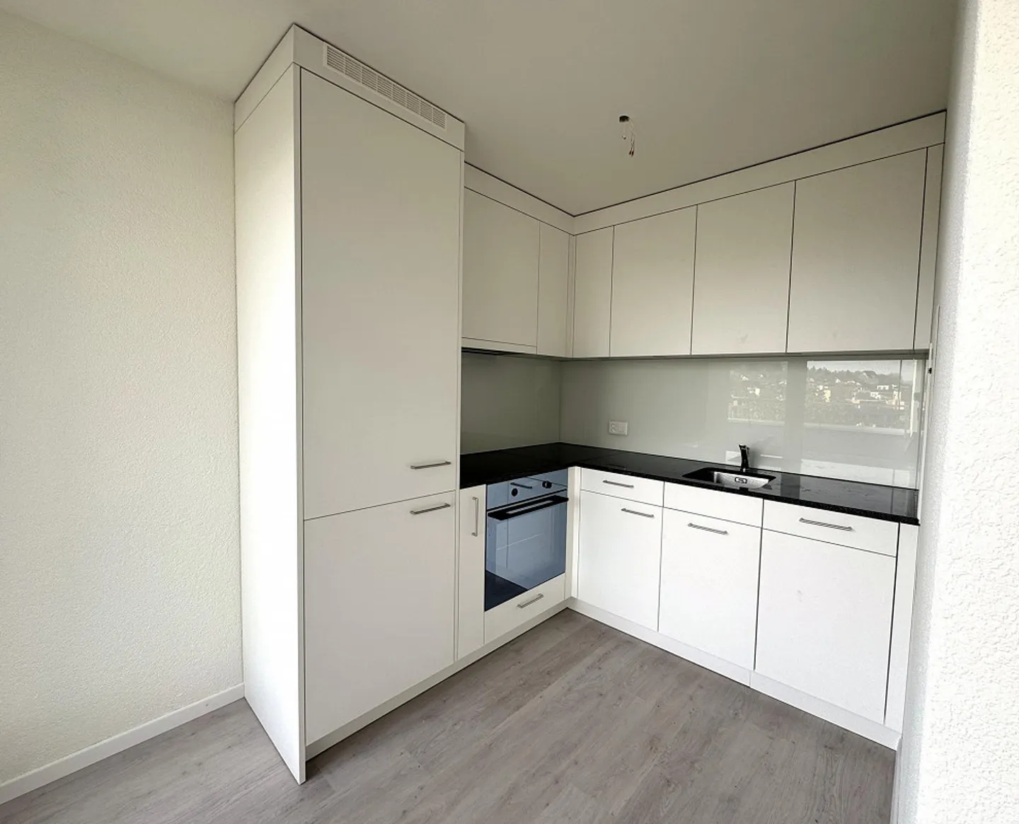 Studio mit grosser Dachterrasse - Foto 2 von 7