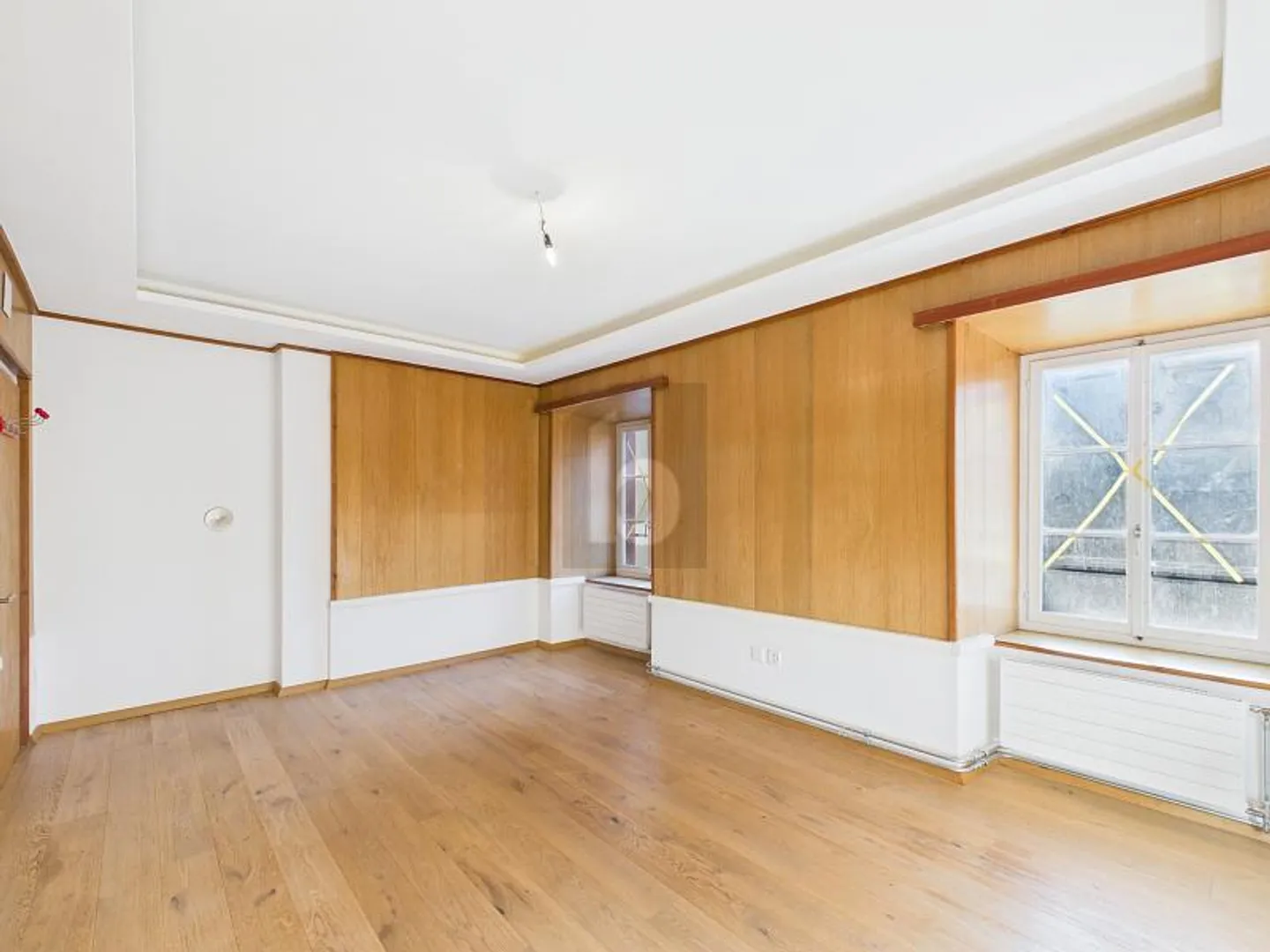 PERLE MODERNE D'ANCIEN IMMEUBLE AVEC POÊLE EN PIERRE À SAVON - Photo 2 sur 6