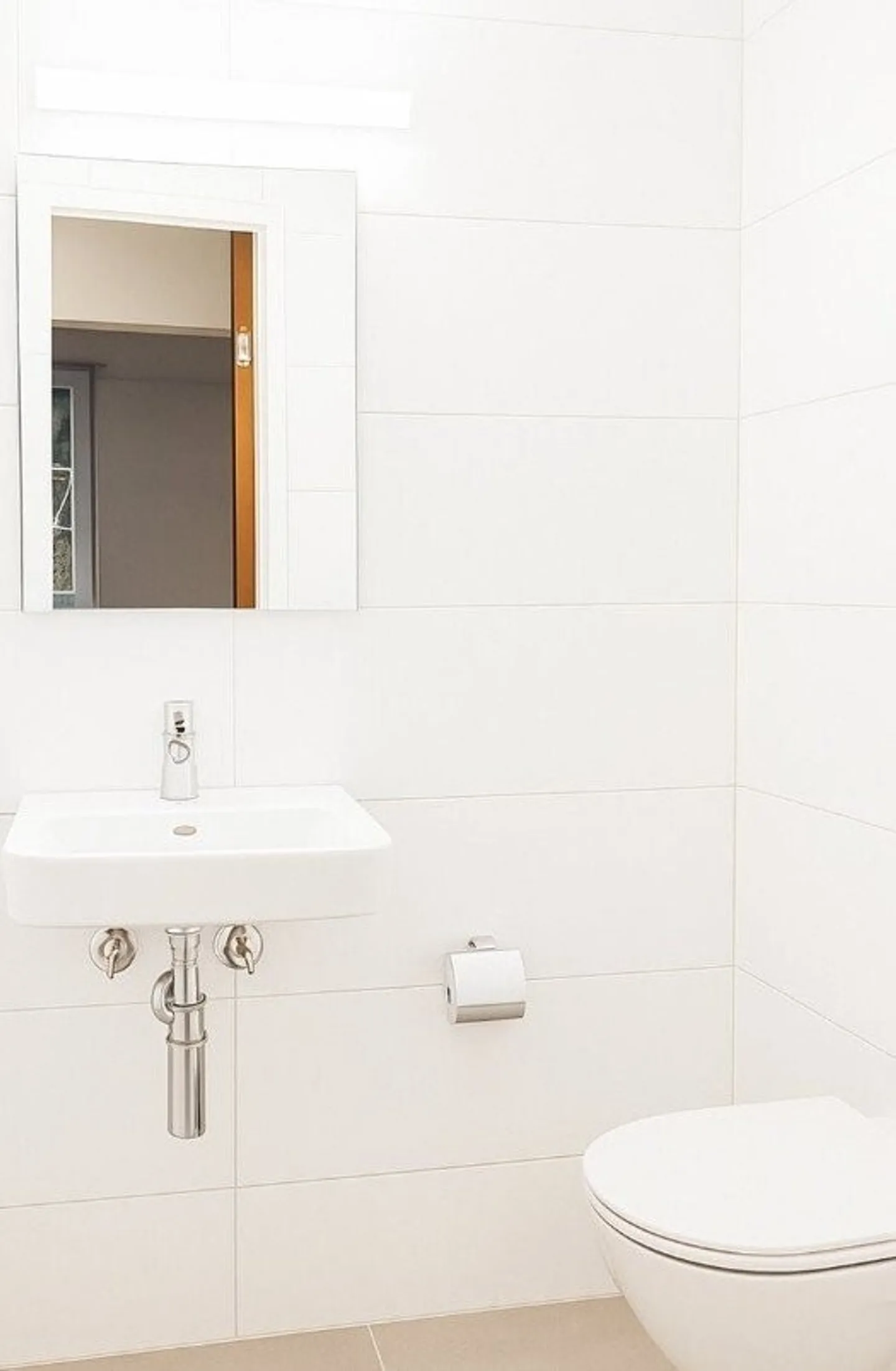 Renovated apartment in a quiet location near Rosenfeldpark - Photo 4 of 6