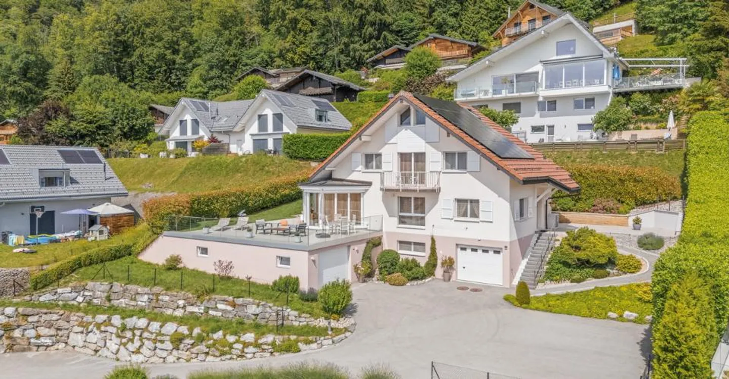Villa d'architecte avec vue sur le lac - Photo 1 sur 10