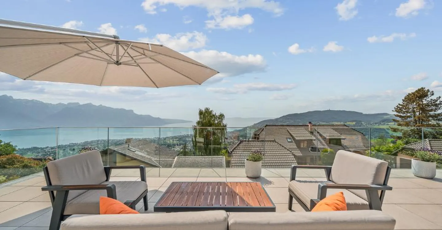 Villa d'architecte avec vue sur le lac - Photo 3 sur 10