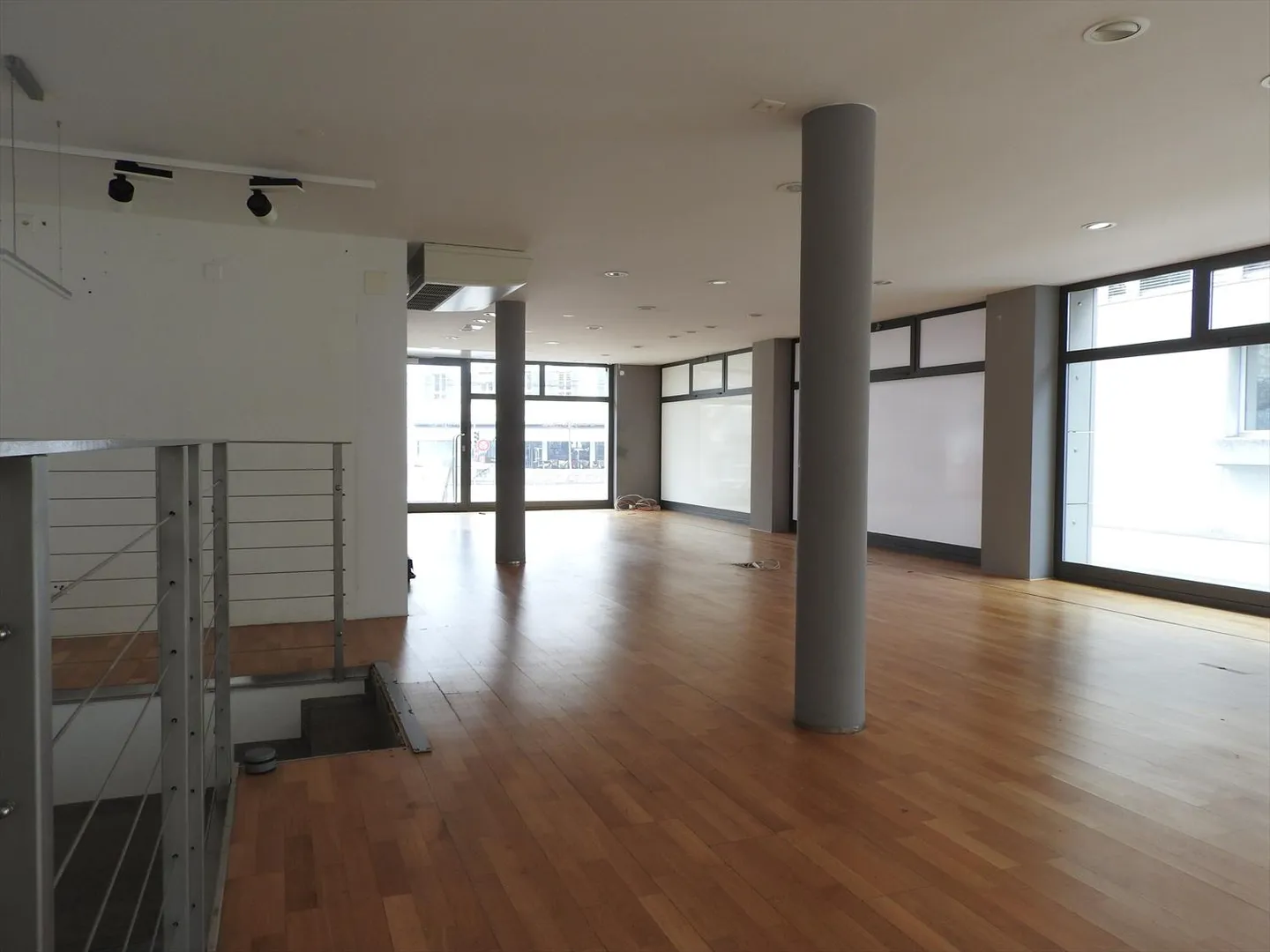 Commerce - Photo 6 of 13