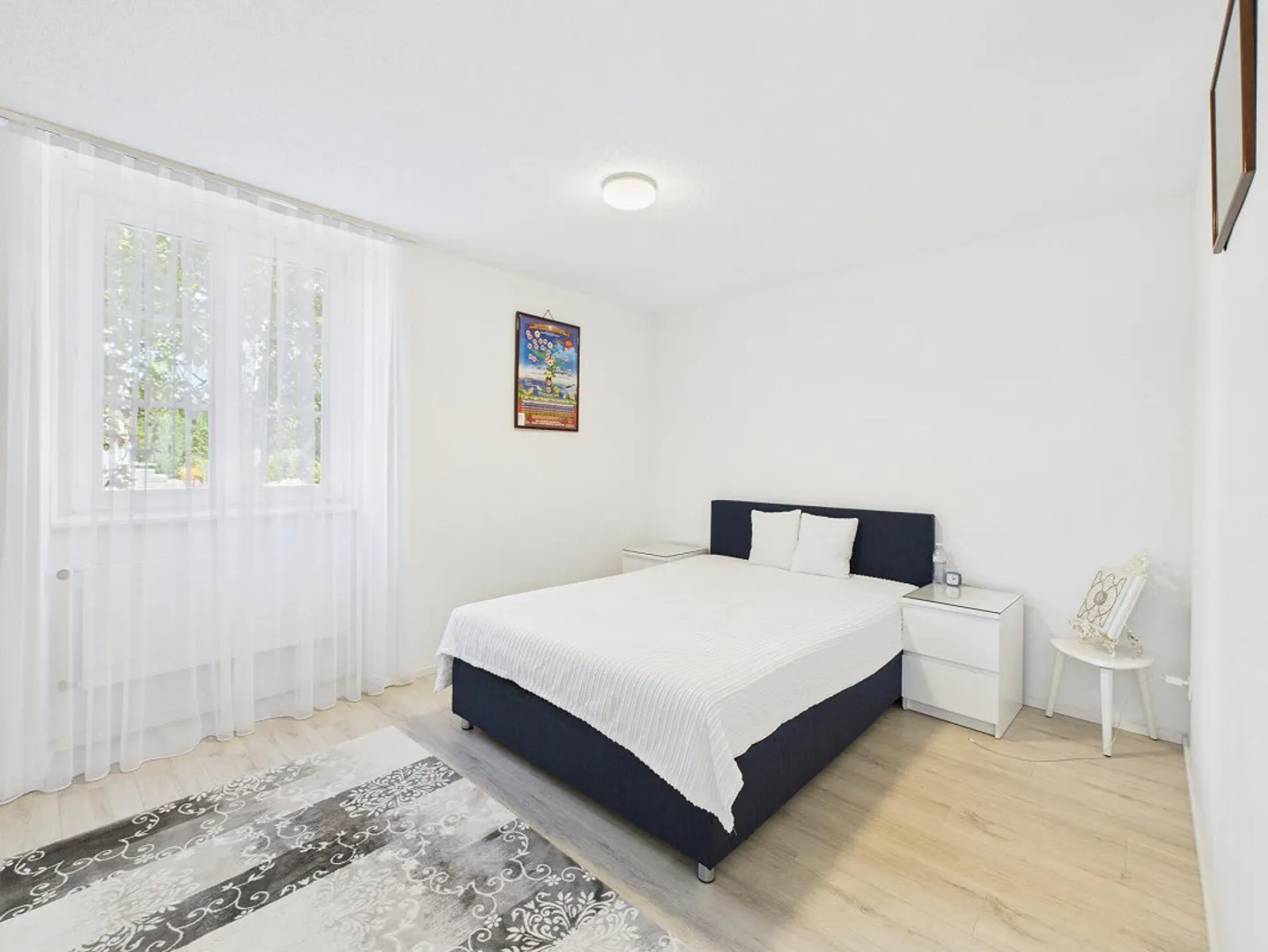 Large, renovated and central - Photo 3 of 10