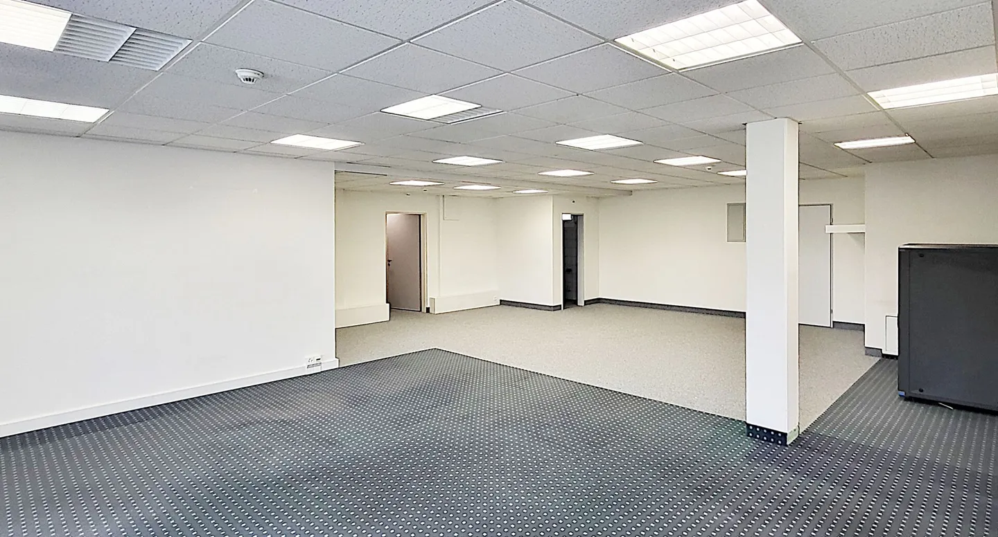 Bureaux entièrement aménagés au Beri-Märt - Photo 1 sur 9