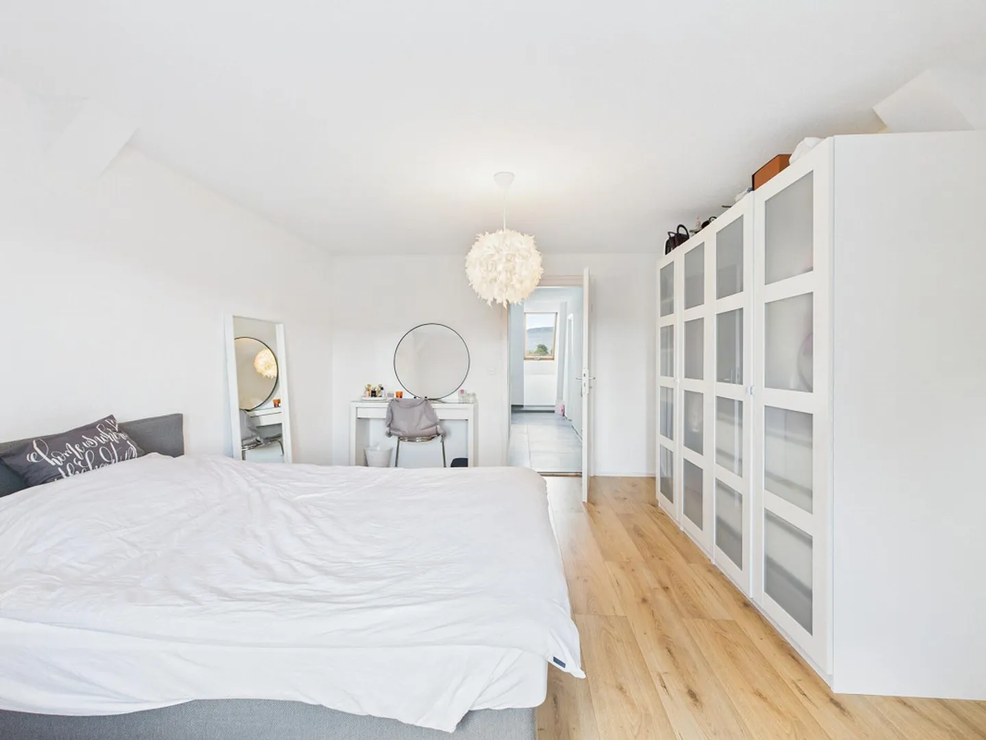 Large, renovated and central - Photo 6 of 10