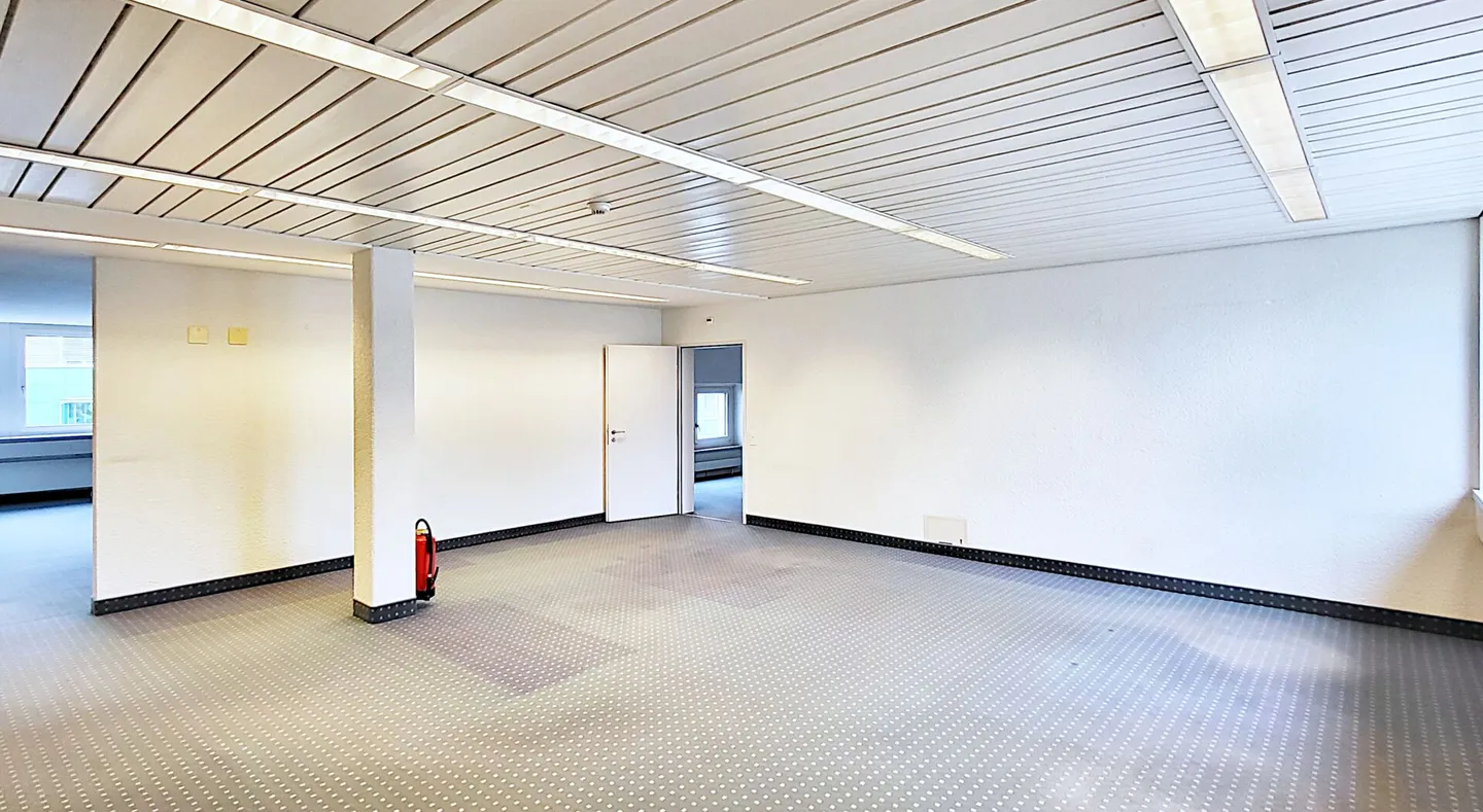 Bureaux entièrement aménagés au Beri-Märt - Photo 2 sur 9
