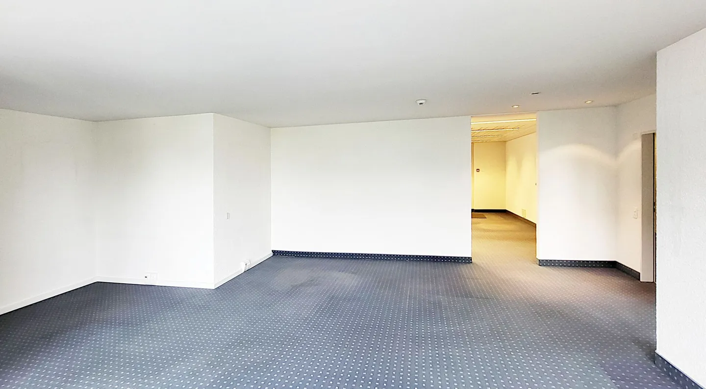 Bureaux entièrement aménagés au Beri-Märt - Photo 3 sur 9