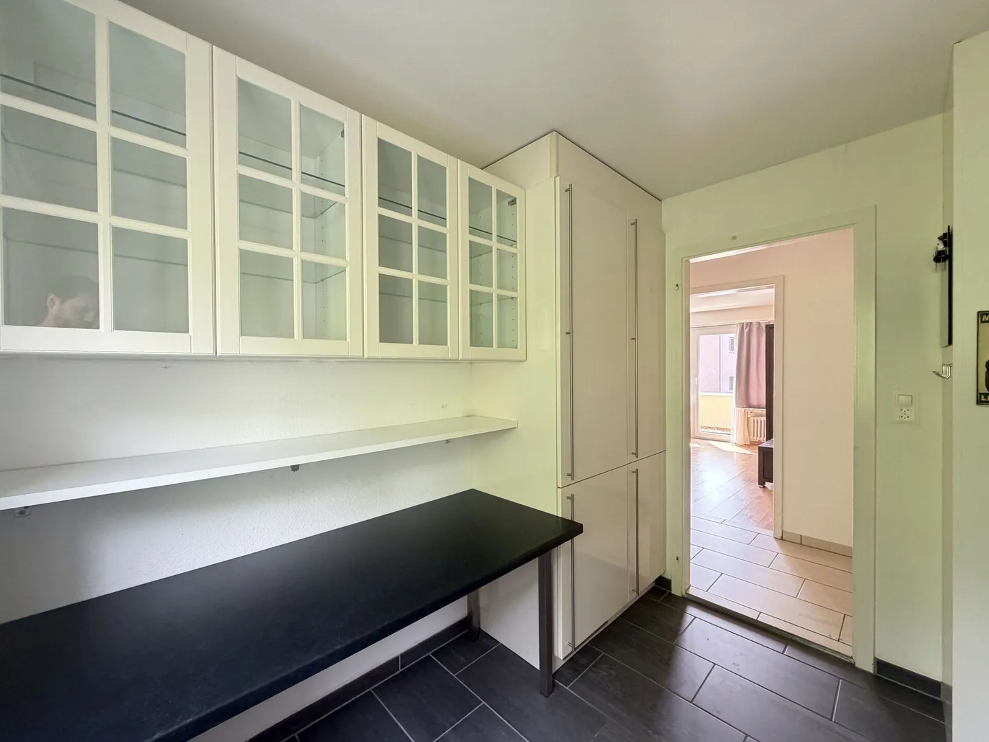 3.5-room apartment with balcony and outdoor parking space - Photo 3 of 14