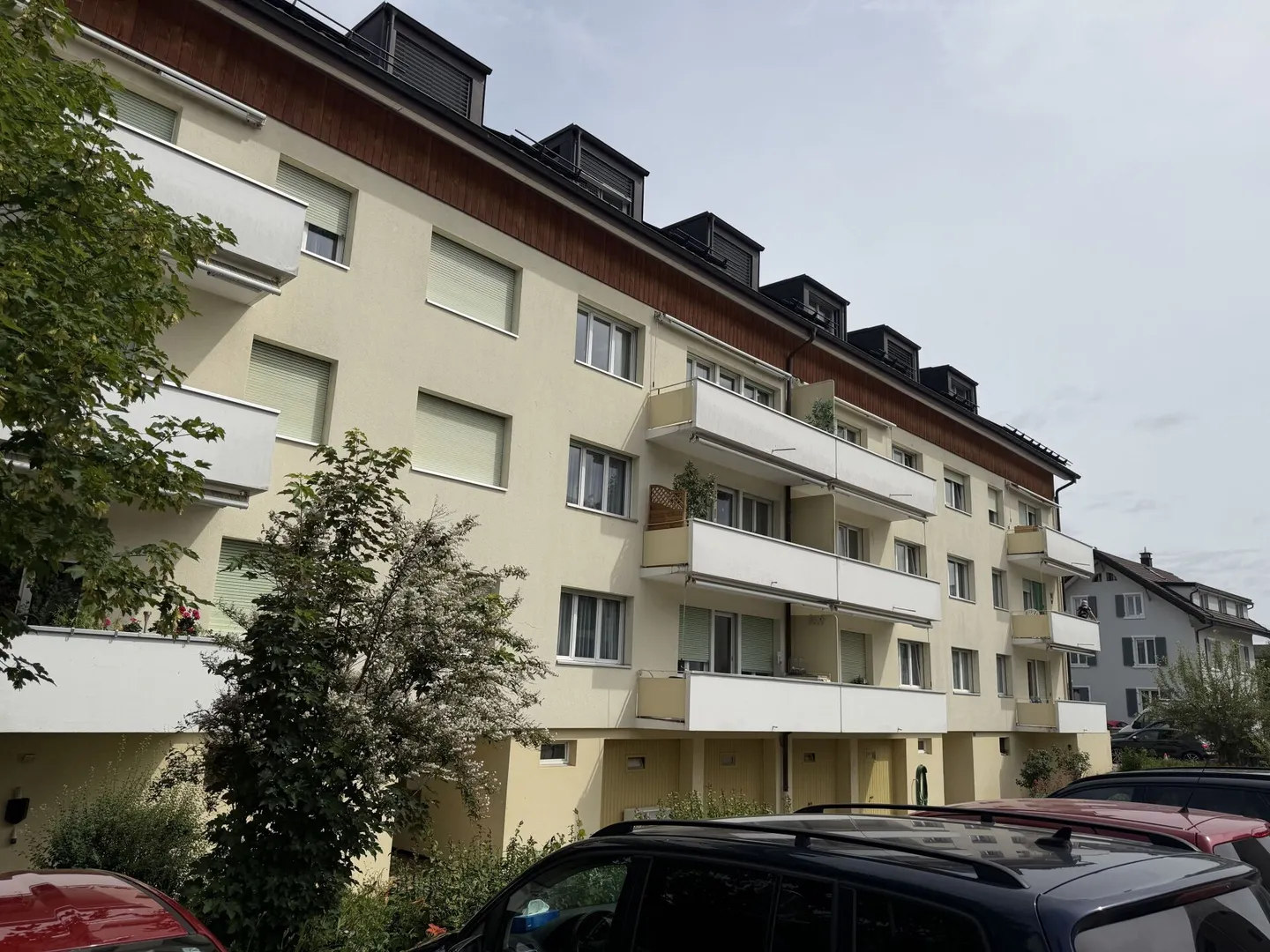 3.5-room apartment with balcony and outdoor parking space - Photo 2 of 14