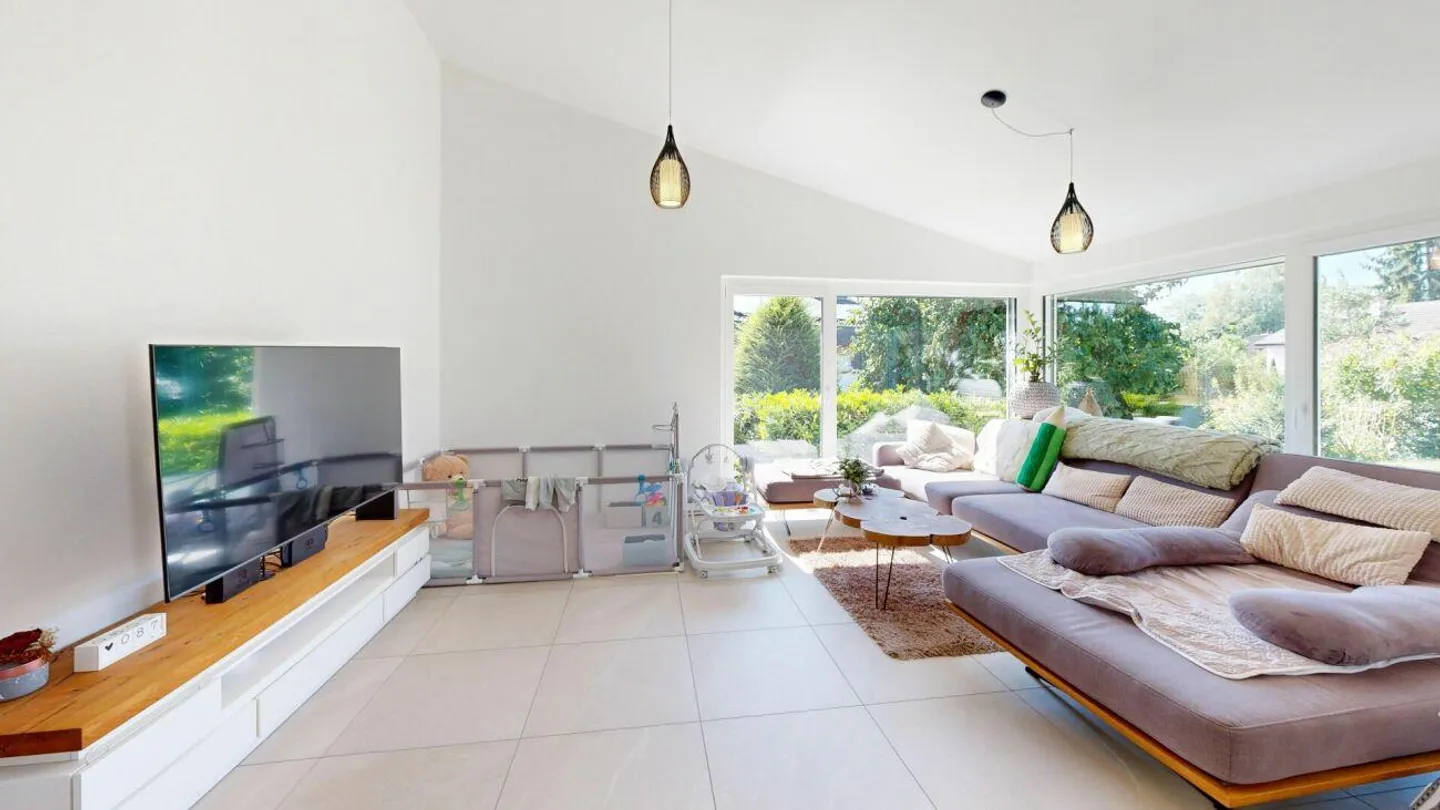 Maison individuelle moderne avec grand espace extérieur - Photo 5 sur 18