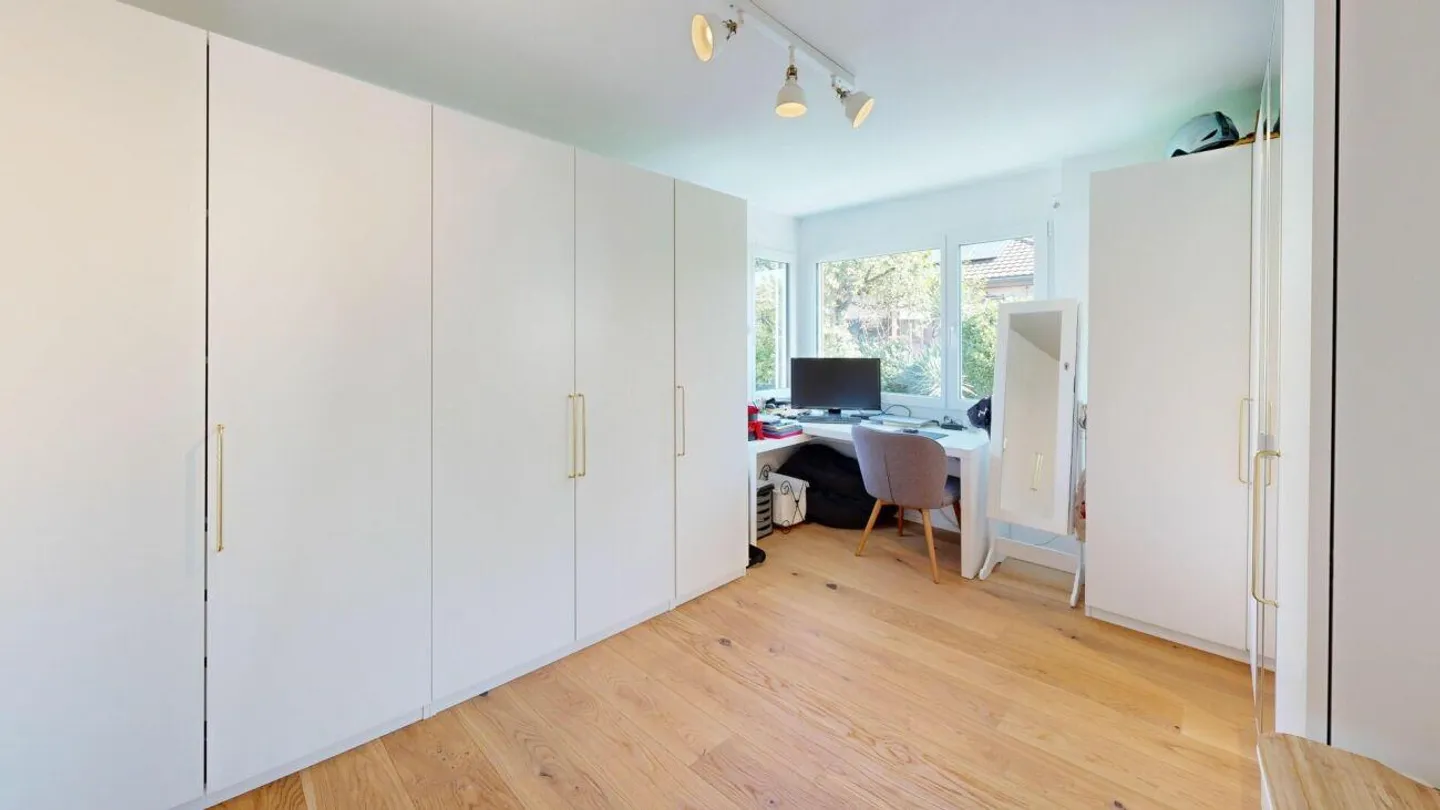 Maison individuelle moderne avec grand espace extérieur - Photo 11 sur 18