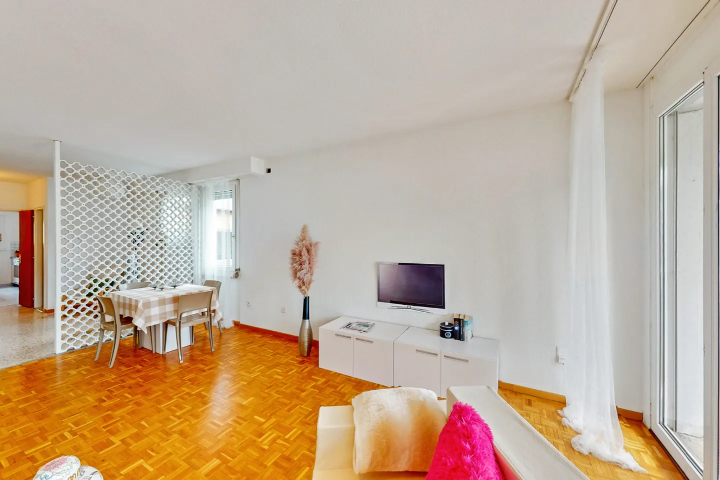 Two Steps from the Center - Photo 4 of 11