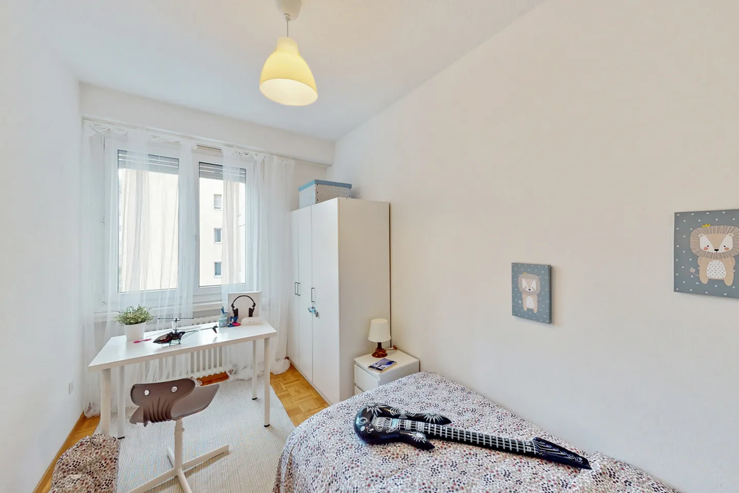 Two Steps from the Center - Photo 6 of 11