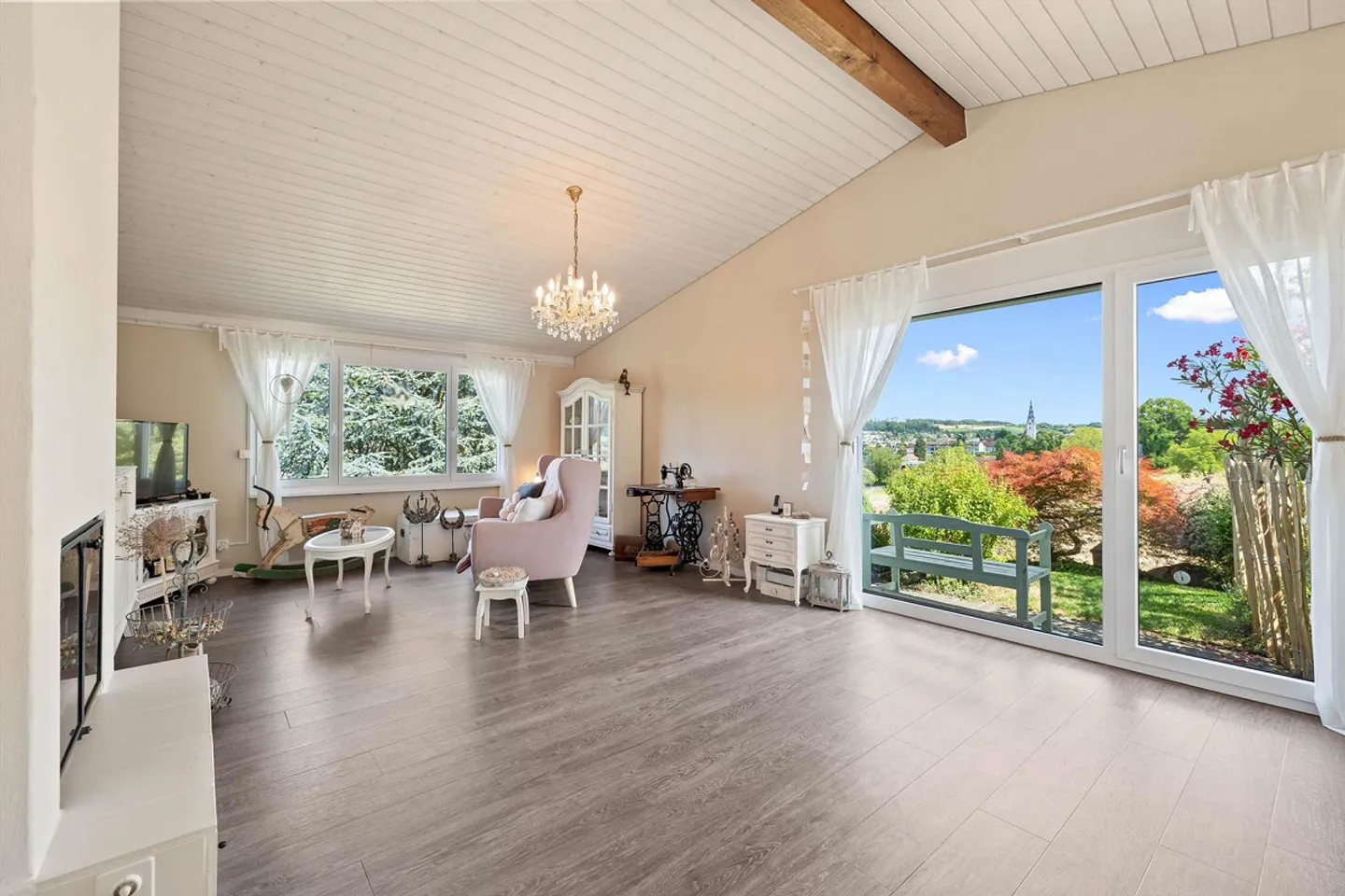 SPAZIOSO, BEN CURATO E NEL VERDE. - Foto 5 di 5