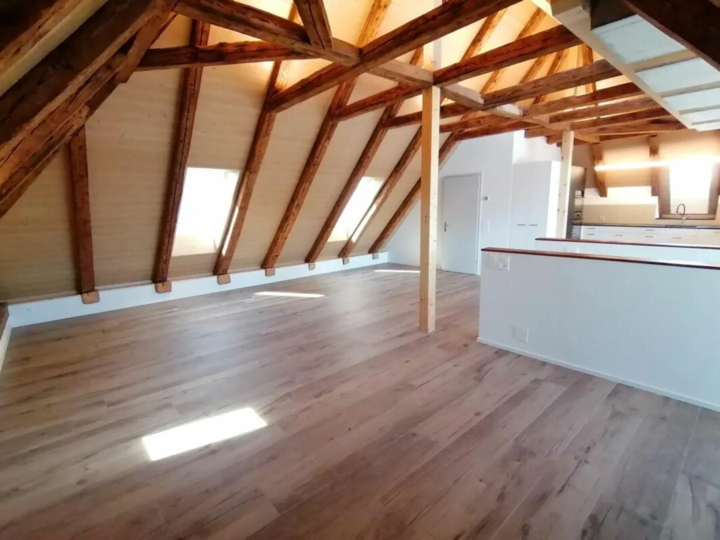 Neue 5.5-Zimmer Loftwohnung auf zwei Stockwerken - Foto 1 di 11