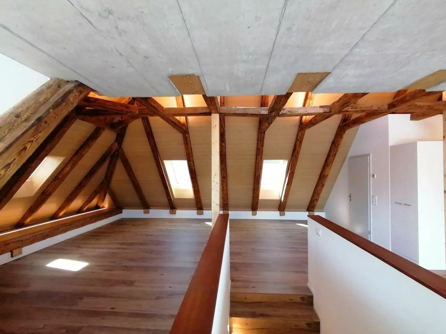 Neue 5.5-Zimmer Loftwohnung auf zwei Stockwerken - Foto 2 di 11