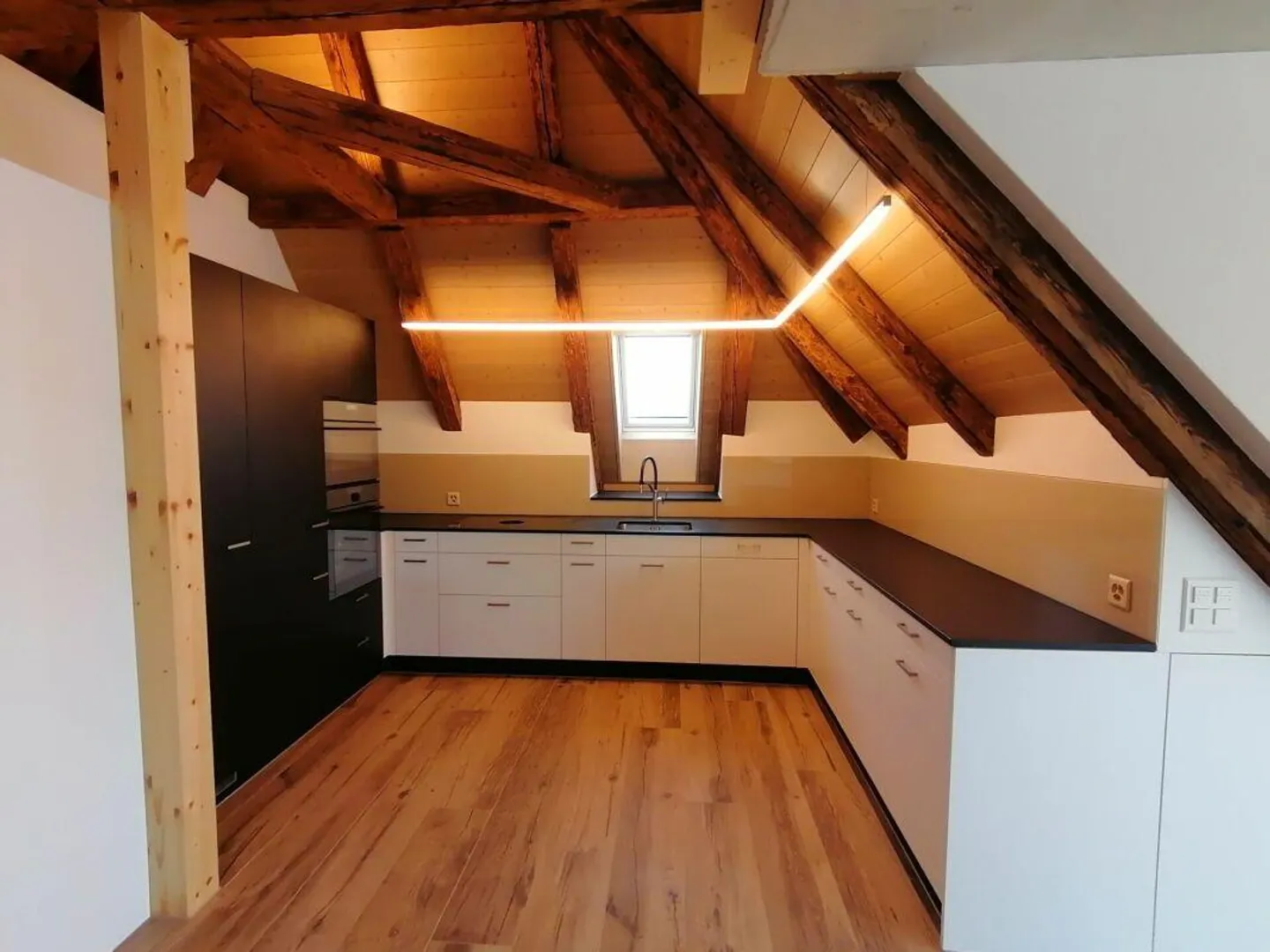 Neue 5.5-Zimmer Loftwohnung auf zwei Stockwerken - Foto 3 di 11