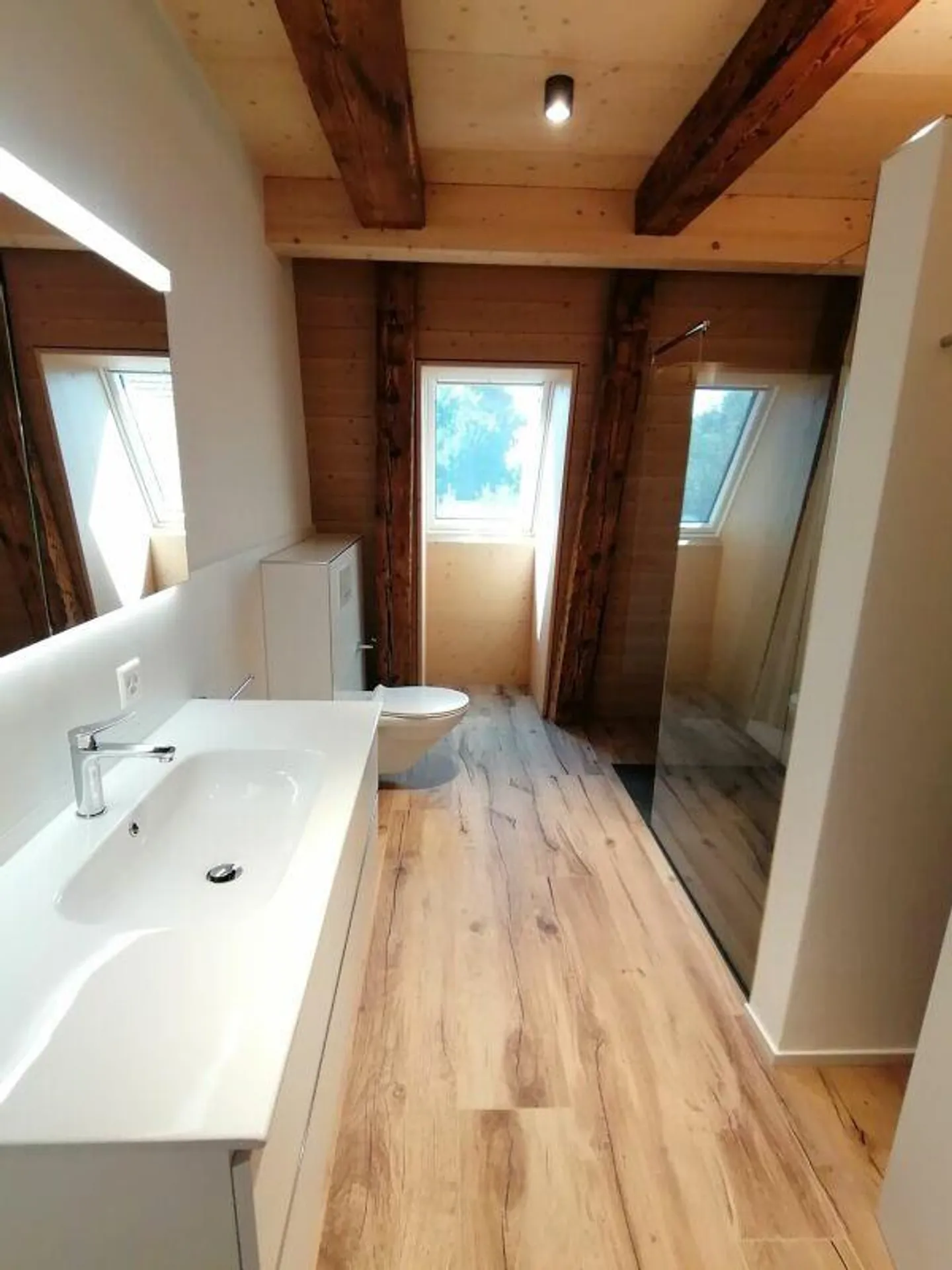 Neue 5.5-Zimmer Loftwohnung auf zwei Stockwerken - Foto 8 di 11