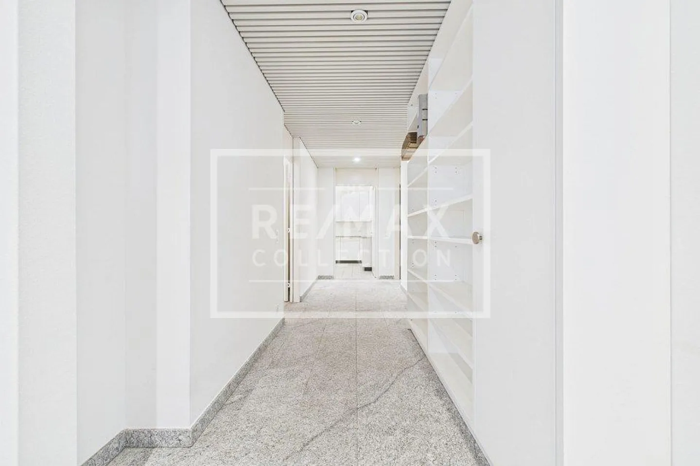 Ottima opportunità: ufficio 2,5 locali con spazi funzionali ad Agra... - Photo 10 sur 13