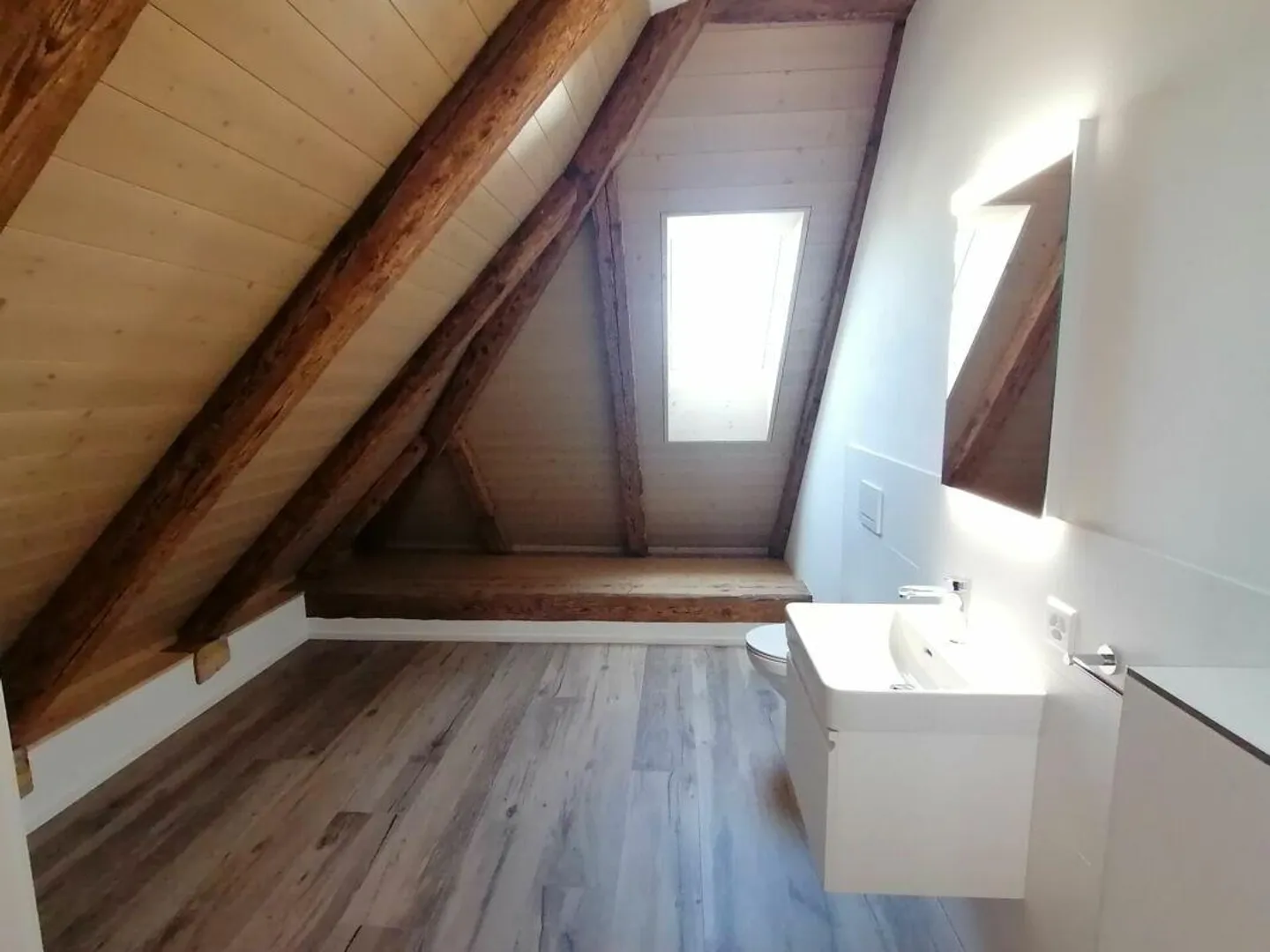 Neue 5.5-Zimmer Loftwohnung auf zwei Stockwerken - Foto 9 di 11