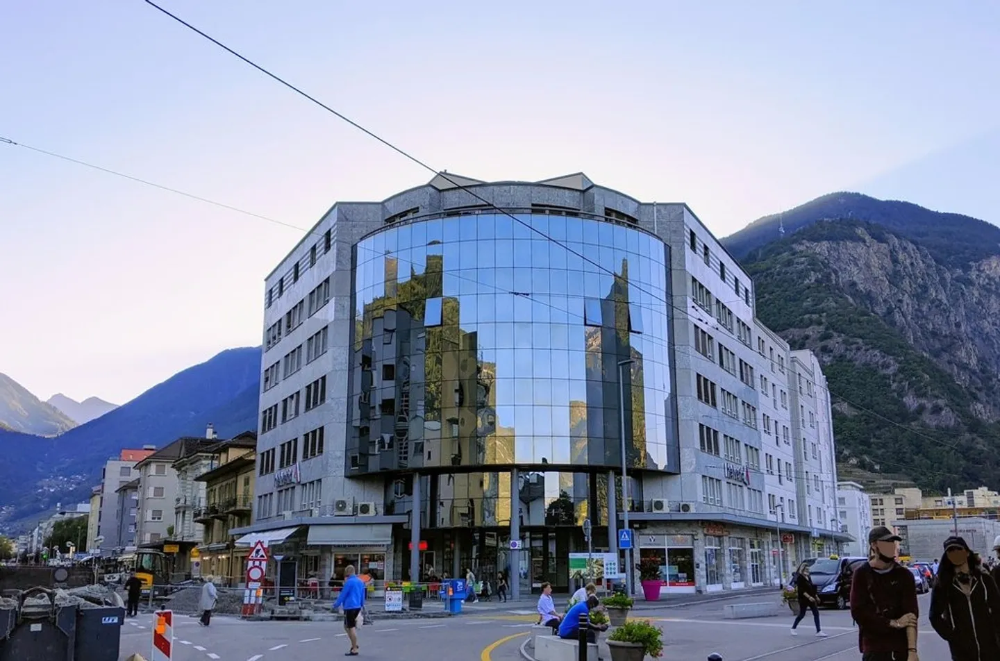 Central storage box - Photo 1 of 2