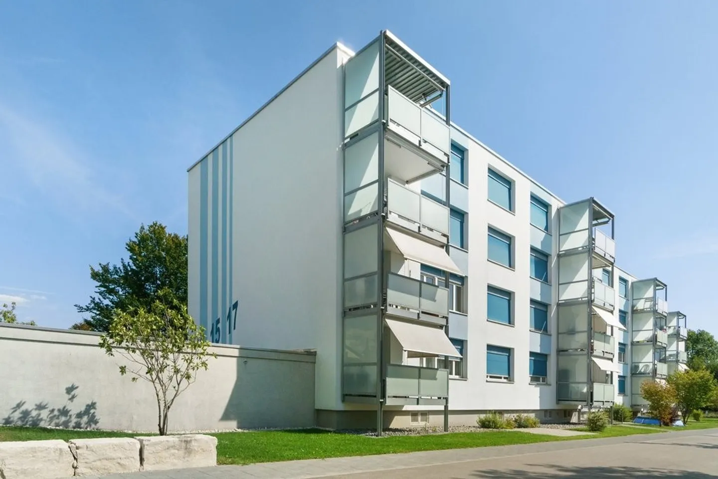 Appartamento moderno ristrutturato di 3,5 locali in posizione centrale a Grenchen - Foto 1 di 10