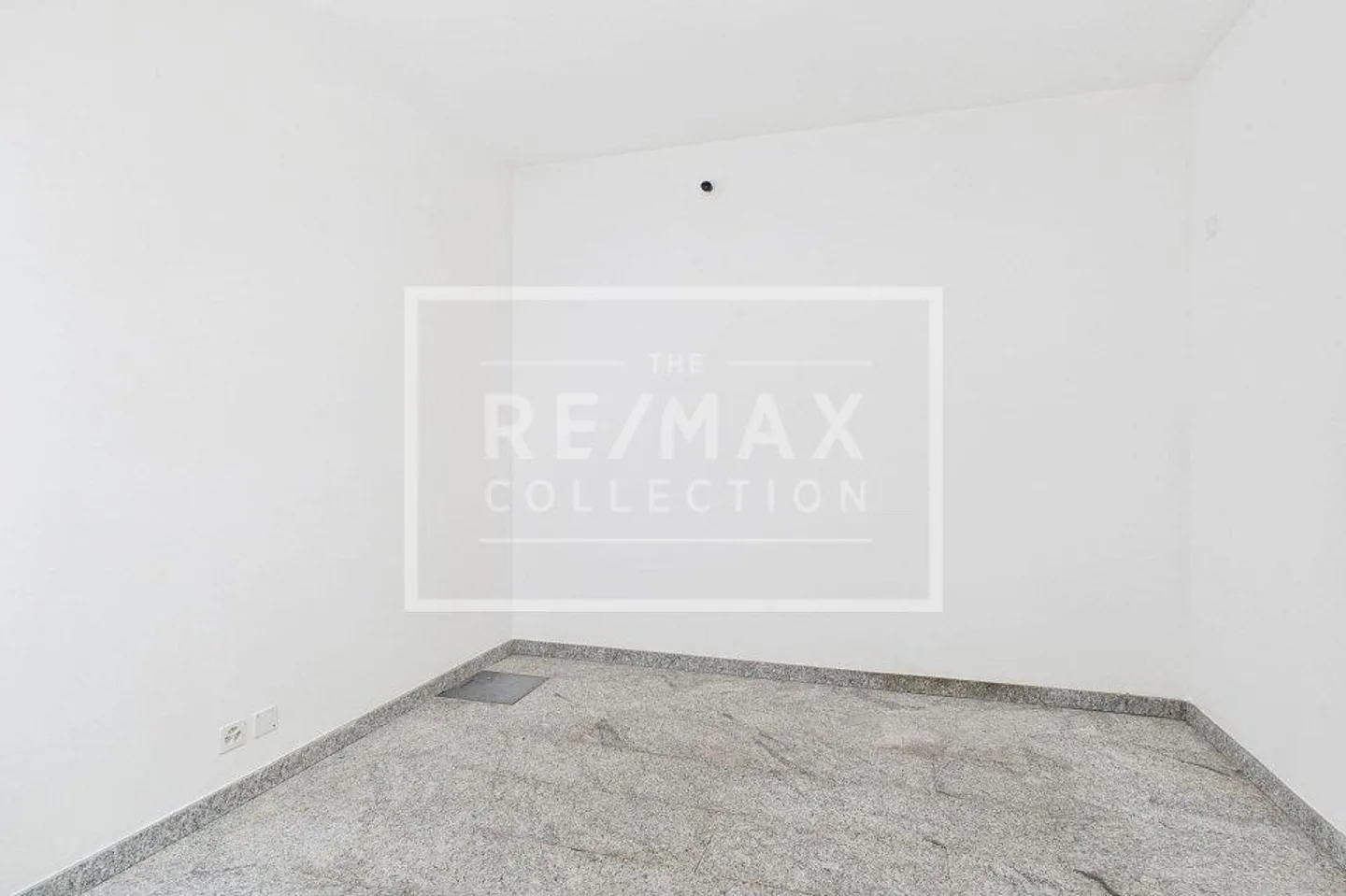 Ottima opportunità: ufficio 2,5 locali con spazi funzionali ad Agra... - Photo 12 sur 13