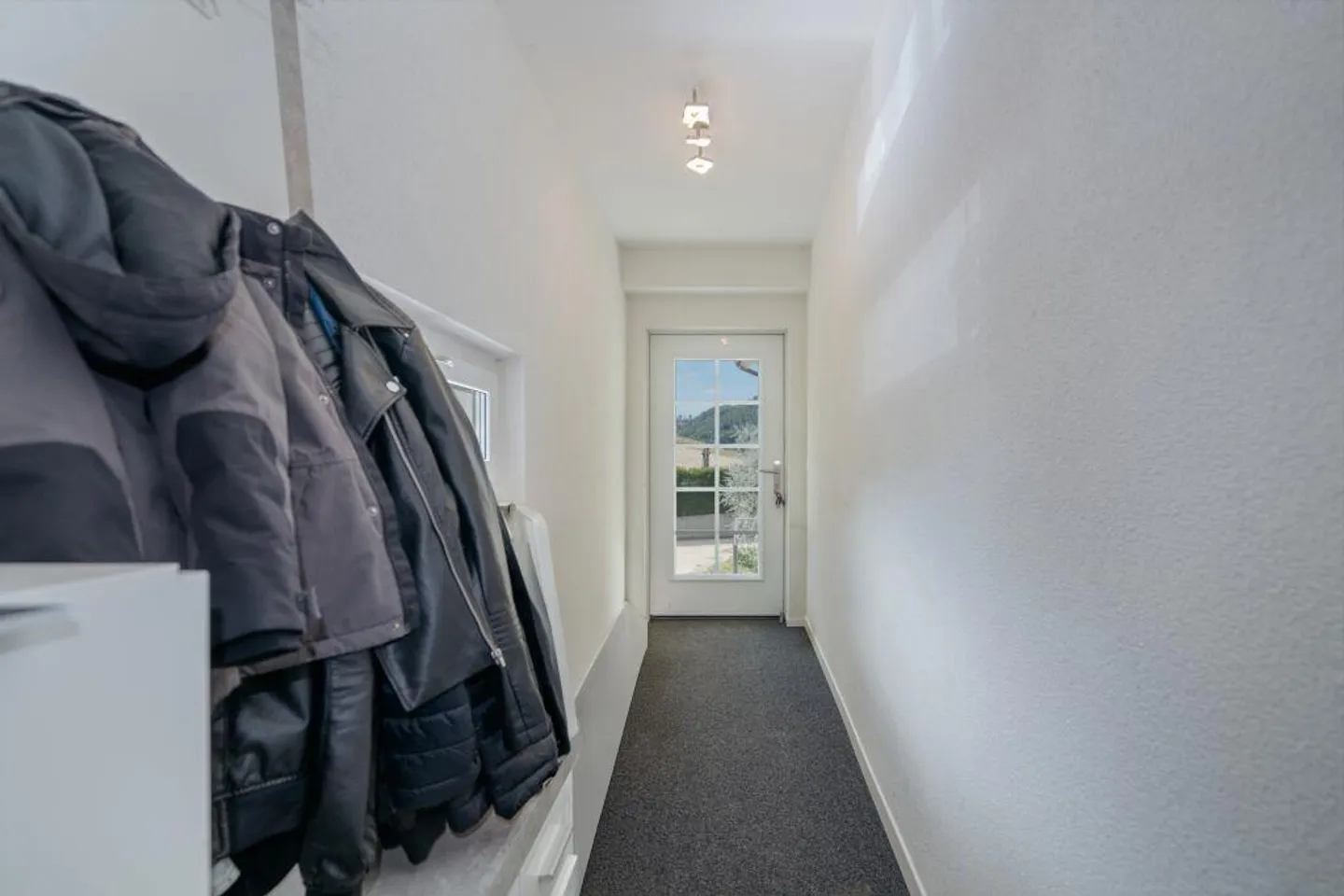 Charming 4.5-room apartment with panoramic views and high-quality finish - Photo 13 of 16