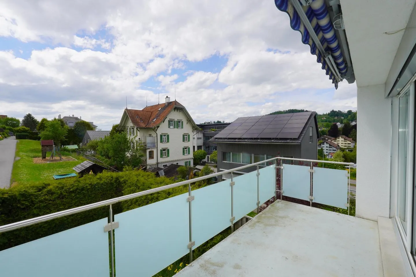 Modernes Apartment mit Aussicht - Foto 2 von 6