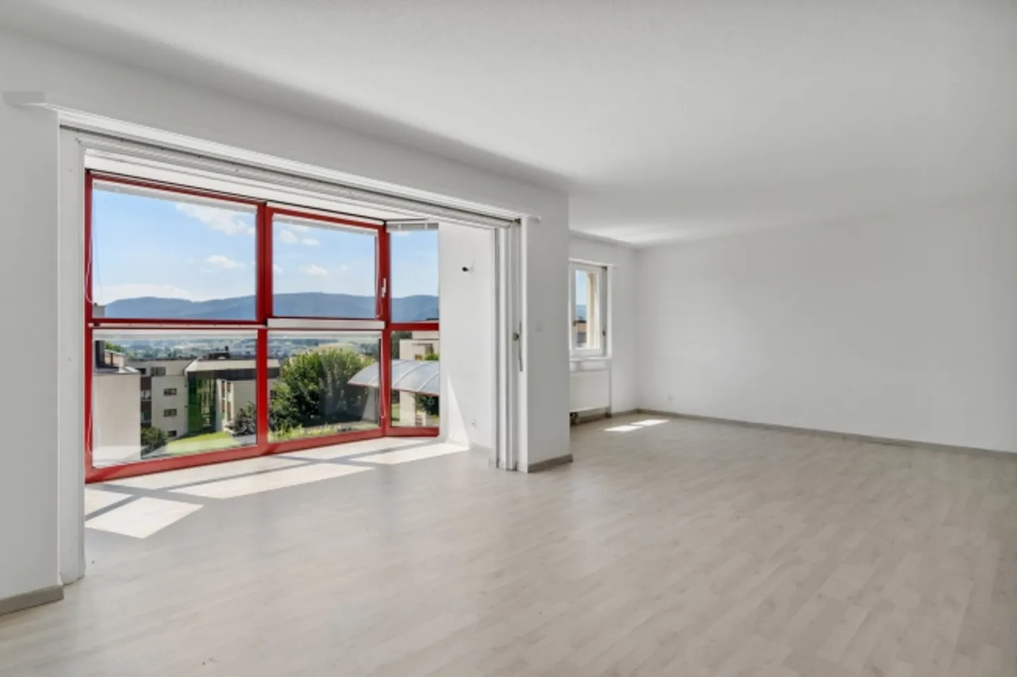 Bel appartement de 4 pièces, lumineux, avec vue sur Delémont-*Offre spéciale* - Photo 2 sur 6