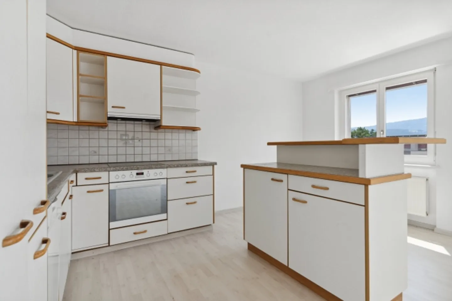 Bel appartement de 4 pièces, lumineux, avec vue sur Delémont-*Offre spéciale* - Photo 3 sur 6