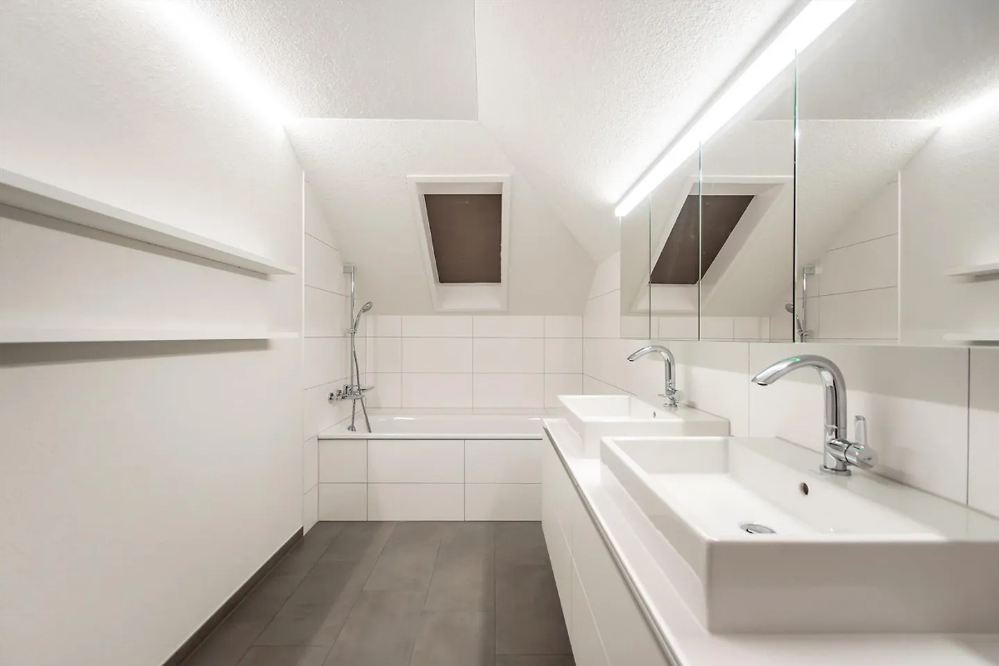 Traumhaftschöne, 4½-Zimmer-Dachwohnung in Altbau im Herzen von Eschenz - Photo 6 of 15