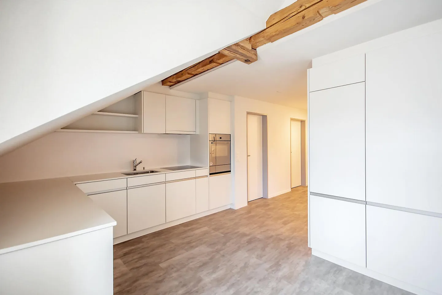 Traumhaftschöne, 4½-Zimmer-Dachwohnung in Altbau im Herzen von Eschenz - Photo 7 of 15