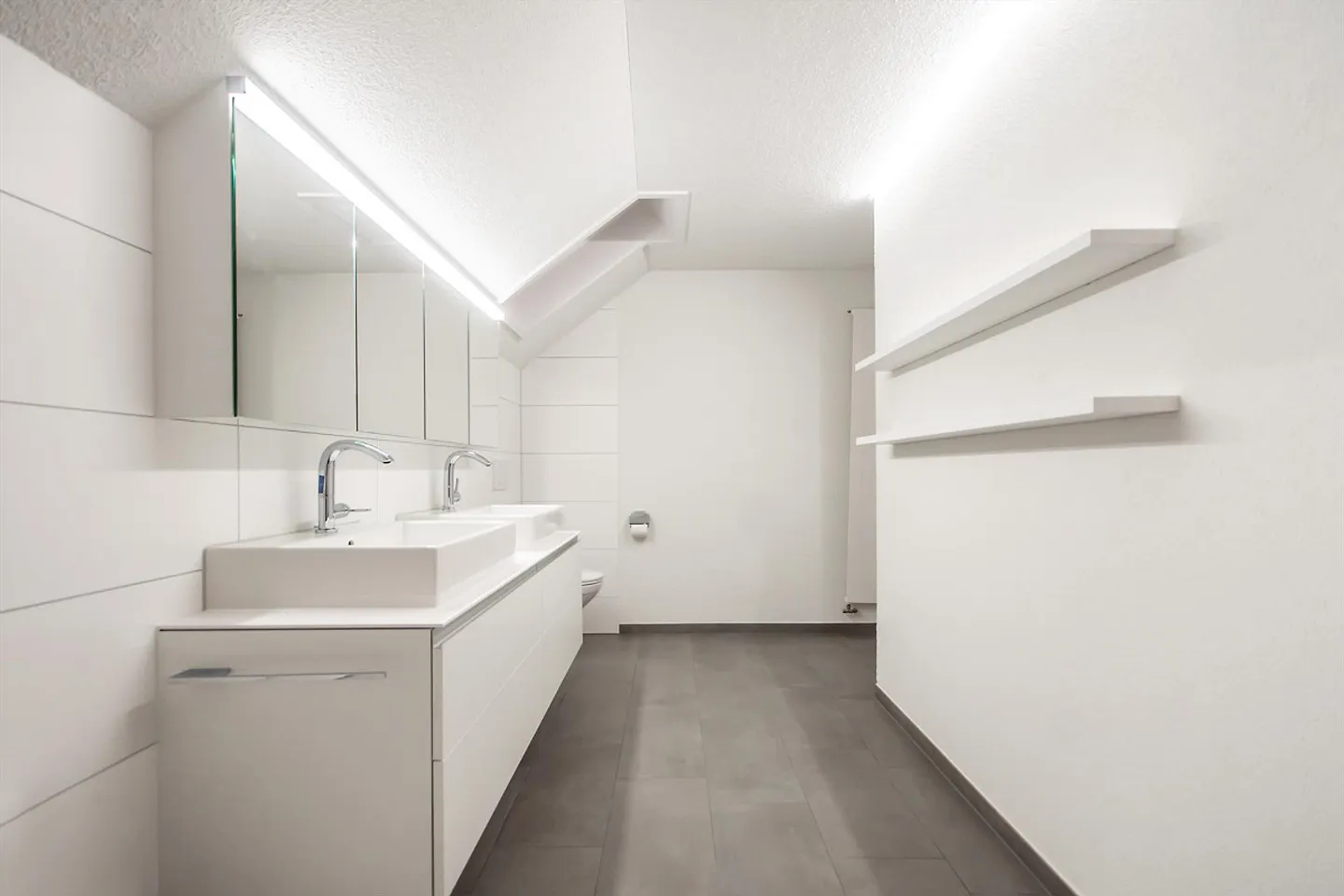 Traumhaftschöne, 4½-Zimmer-Dachwohnung in Altbau im Herzen von Eschenz - Photo 12 of 15
