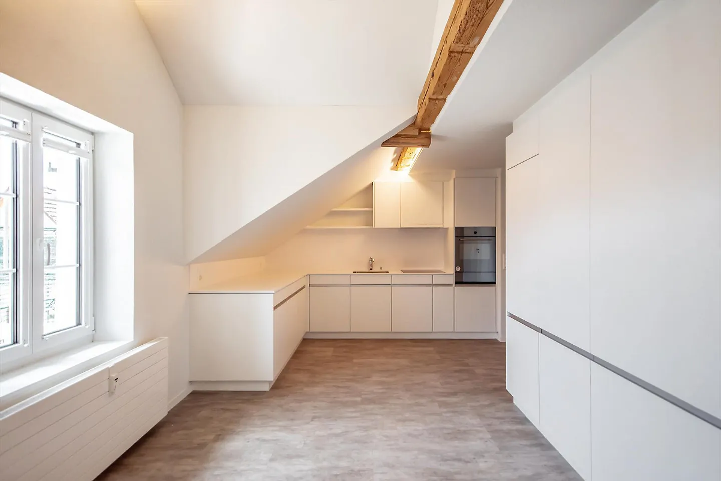 Traumhaftschöne, 4½-Zimmer-Dachwohnung in Altbau im Herzen von Eschenz - Photo 1 of 15