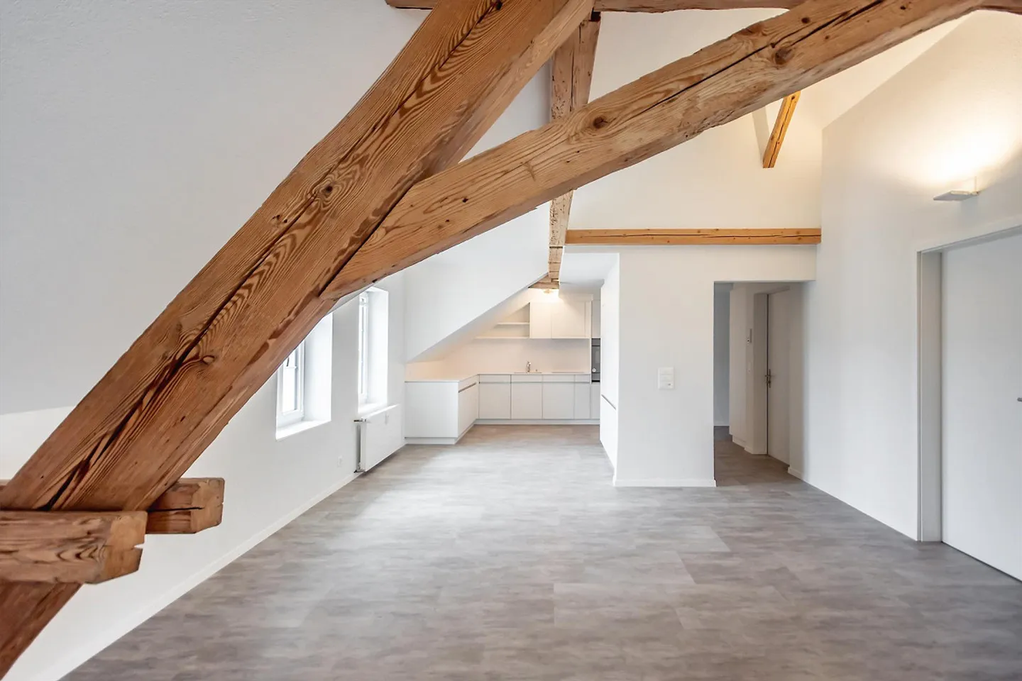 Traumhaftschöne, 4½-Zimmer-Dachwohnung in Altbau im Herzen von Eschenz - Photo 2 of 15