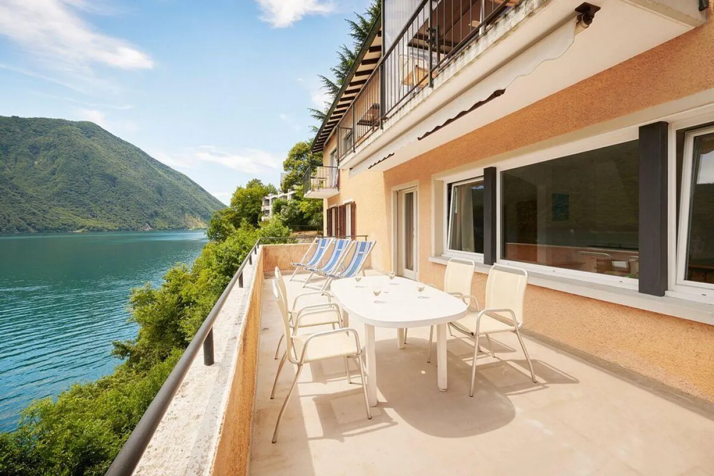 Unique opportunity: income-producing property with 7 apartments on the lake - Photo 7 of 9